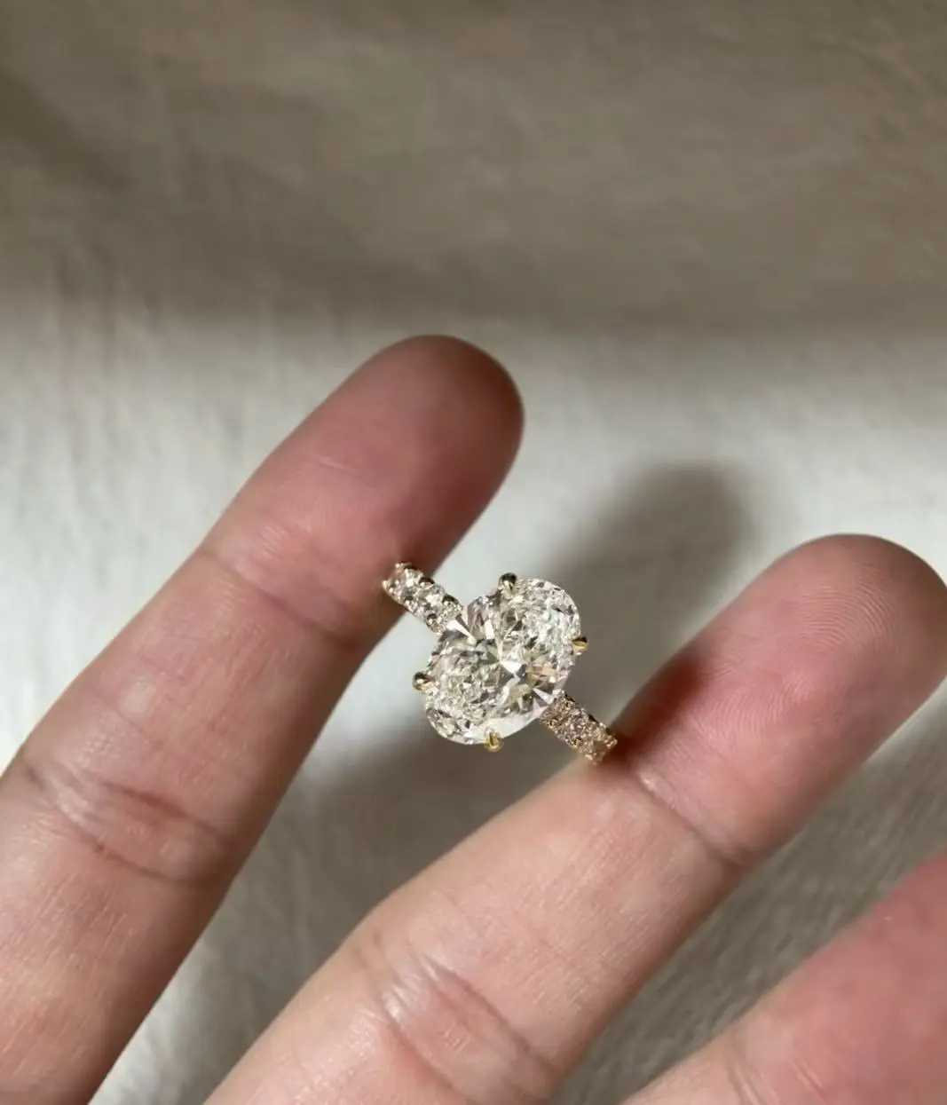 ZKZ Custom Jewelry 18K Yellow 3CT High -End Ring Lab Grown Oval Engagement Ring 1