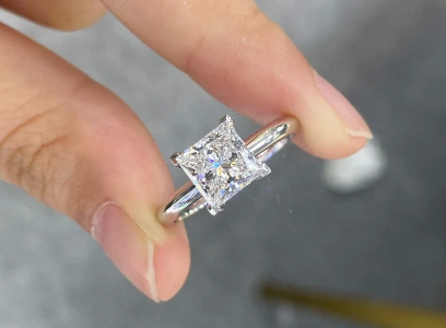 1.65ct Lab-Grown Princess Flor Diamond Ring in 18K White Gold 1