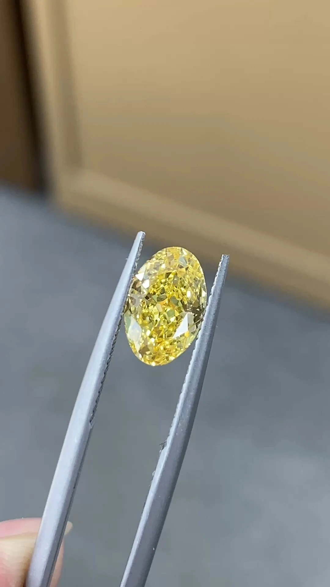 Fancy Vivid Yellow Oval Cut VS2 Lab-Grown Diamond 2.01ct 1