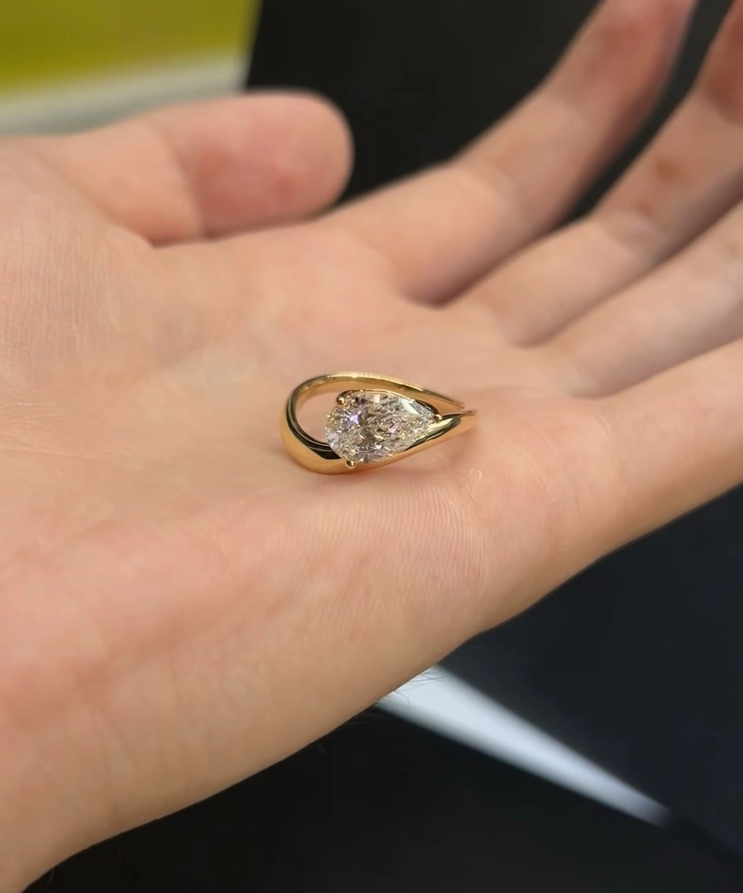 18K Custom Lab Diamond Ring 2ct Pear custom lab grown diamond Curved single diamond ring with IGI certification 1