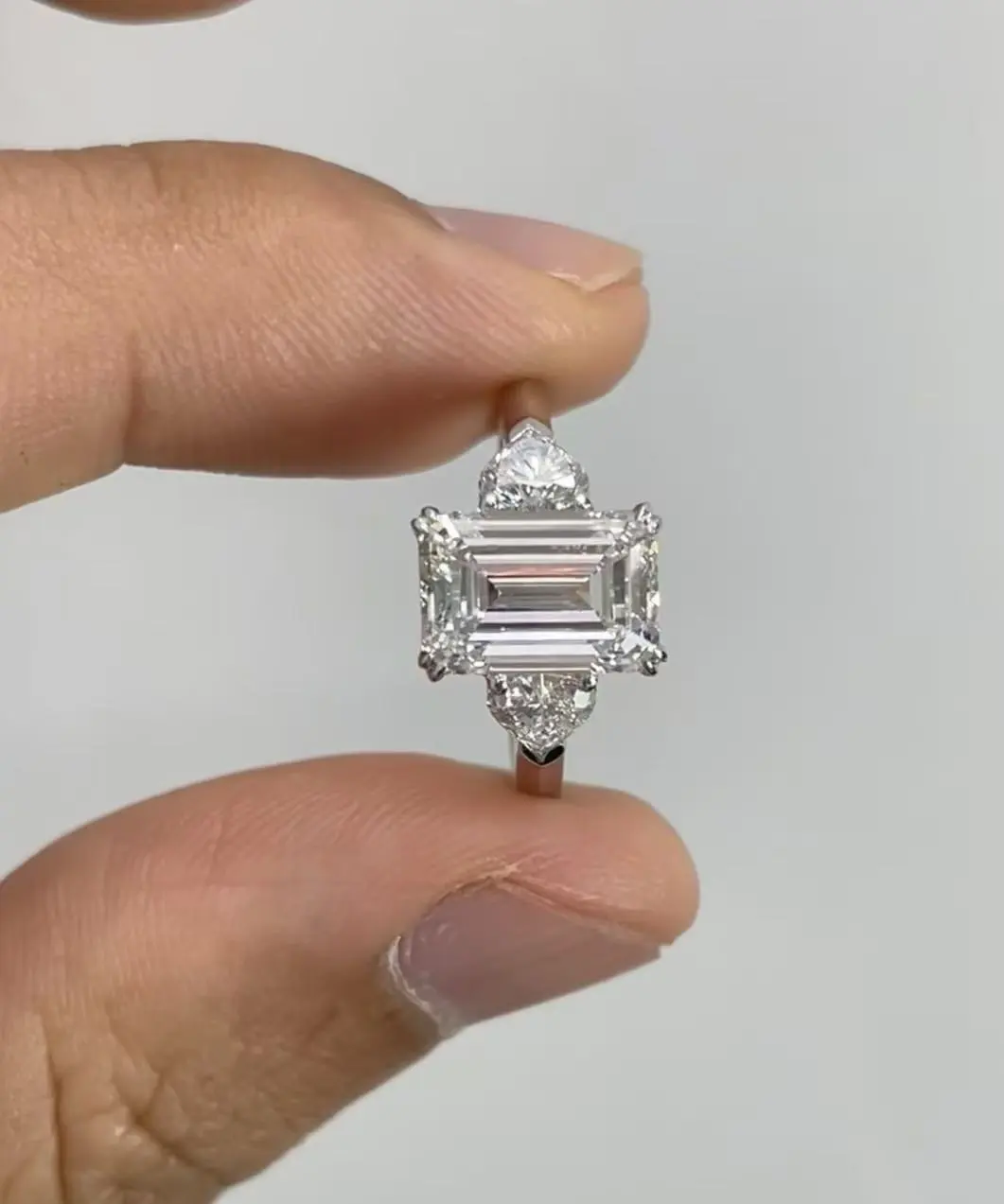 18K White Gold High Quality Emerald Cut Lab Grown Diamond Ring IGI Certified 1