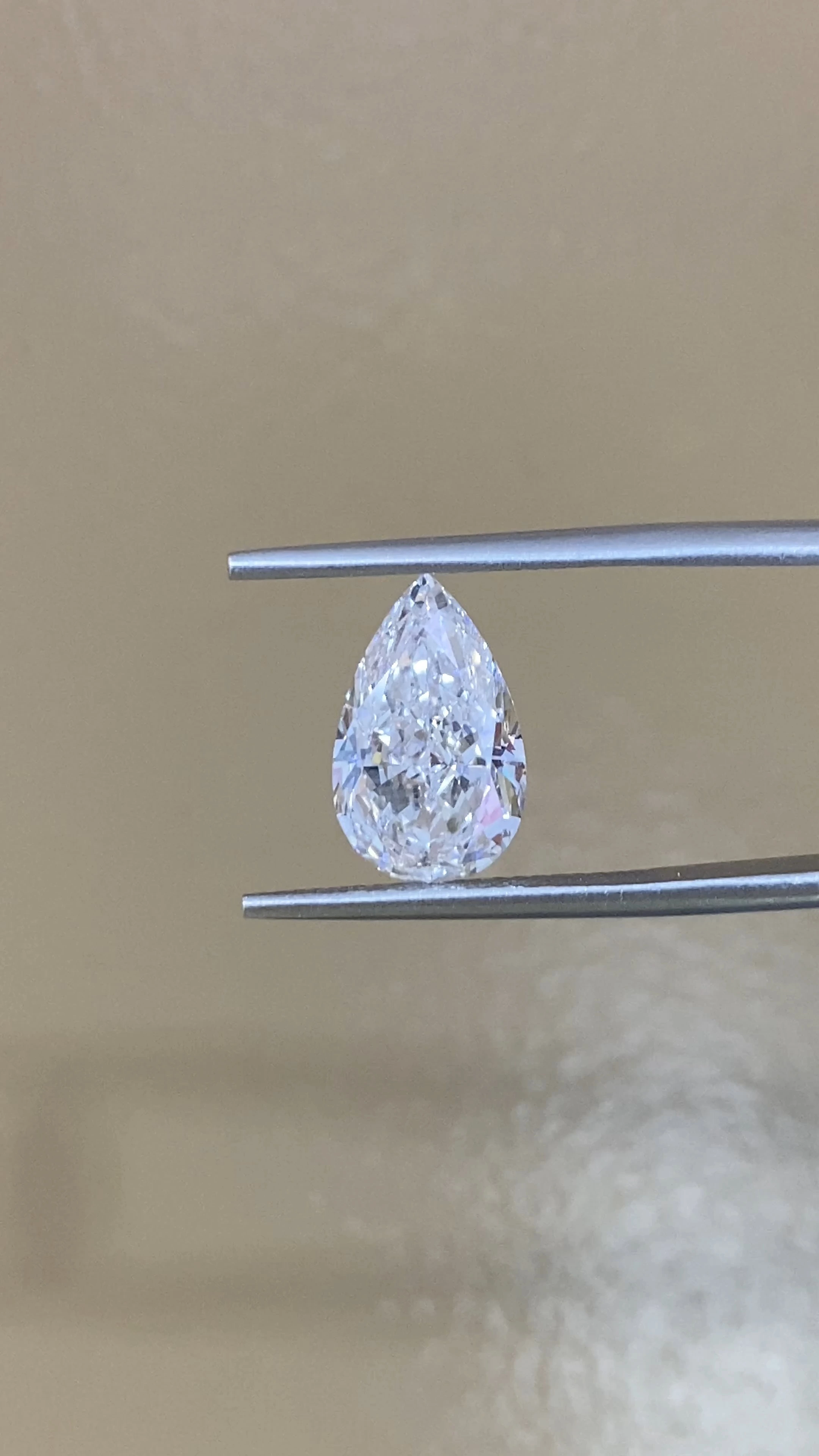 3.22 ct E Color VVS2 Clarity Classic Brilliant Pear Teardrop Cut Lab Grown Diamond, High Clarity Brilliant Loose Stone, Wholesale for Jewelry Merchants IGI：706543258 1