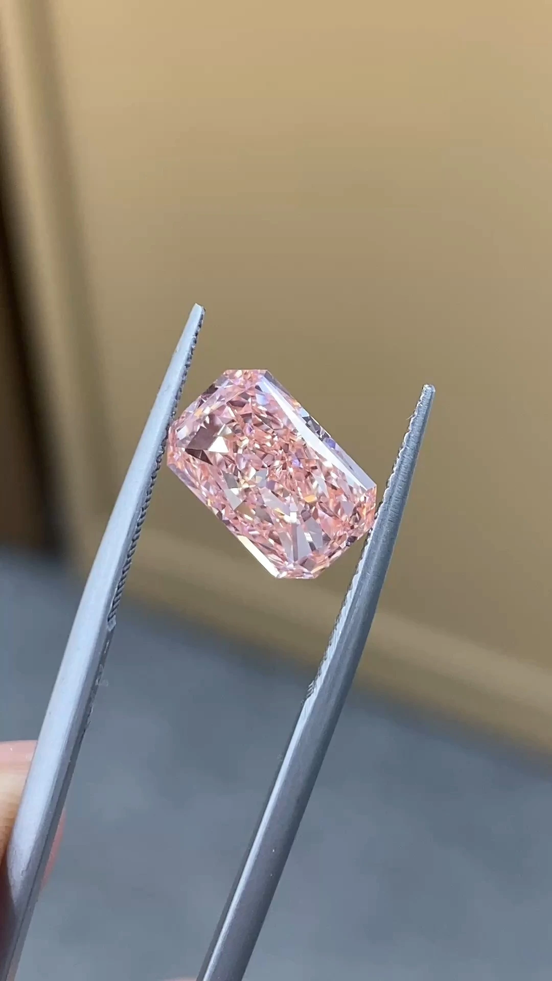 Fancy Intense Pink Radiant-Cut VVS2 Clarity Lab-Grown Diamond 3.00ct IGI:780612336 1