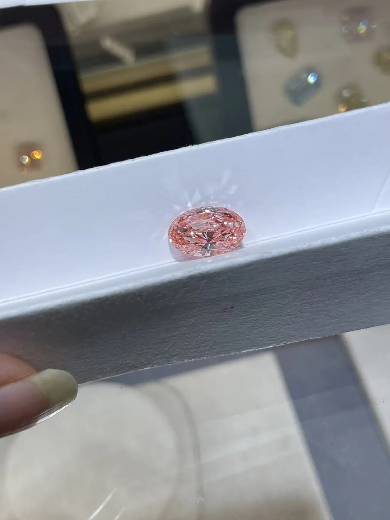 Fancy Intense Pink Oval-Shaped VS2 Clarity Lab-Grown Diamond 5.08ct IGI:769606550 1