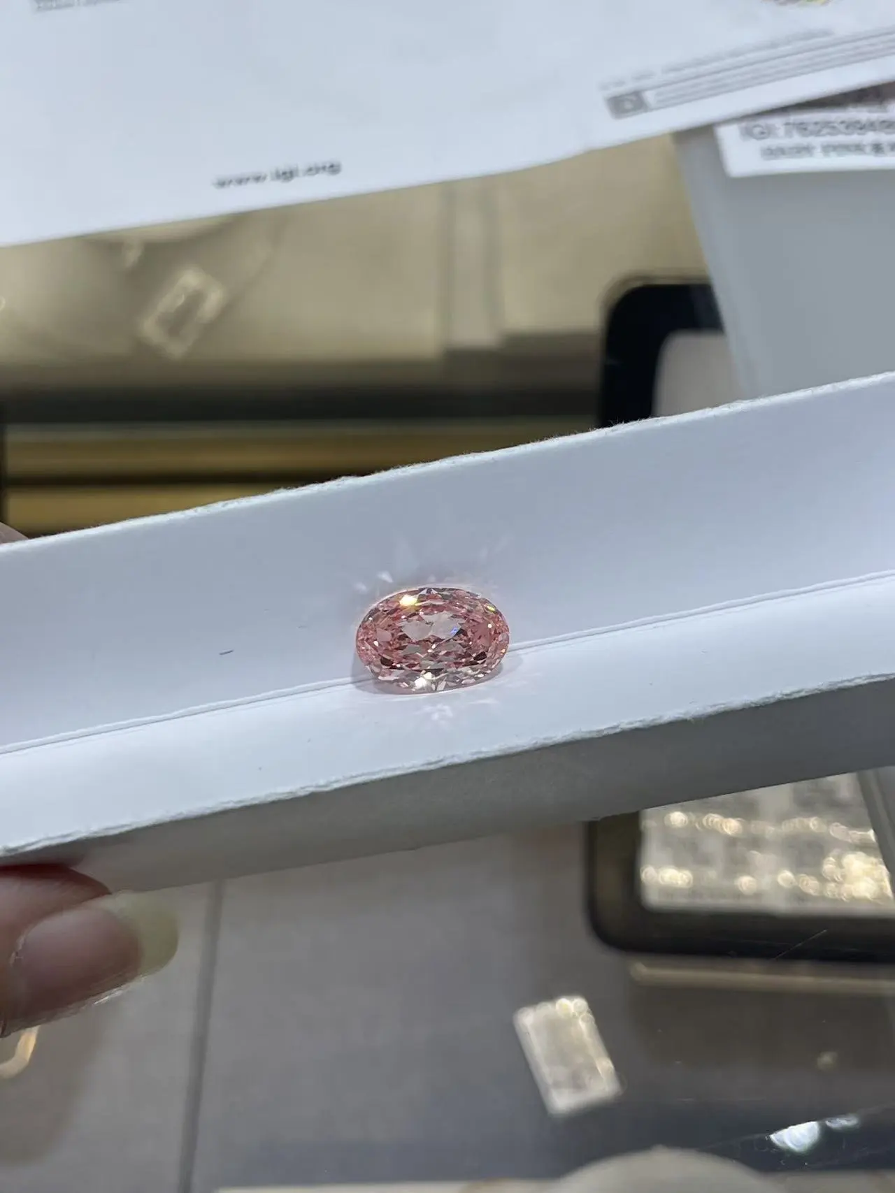 Fancy Intense Pink Oval-Shaped VS1 Clarity Lab-Grown Diamond 4.79ct IGI:762539489 1
