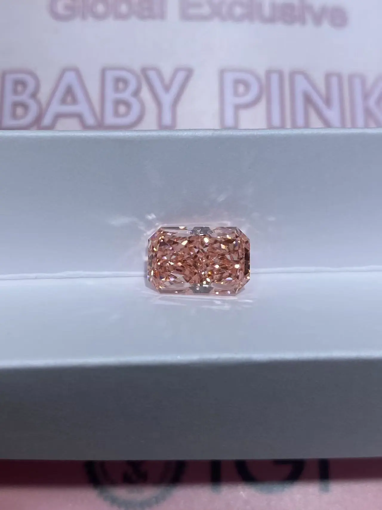 Fancy Intense Pink Radiant-Cut VS1 Clarity Lab-Grown Diamond 3.83ct IGI:782685856 1