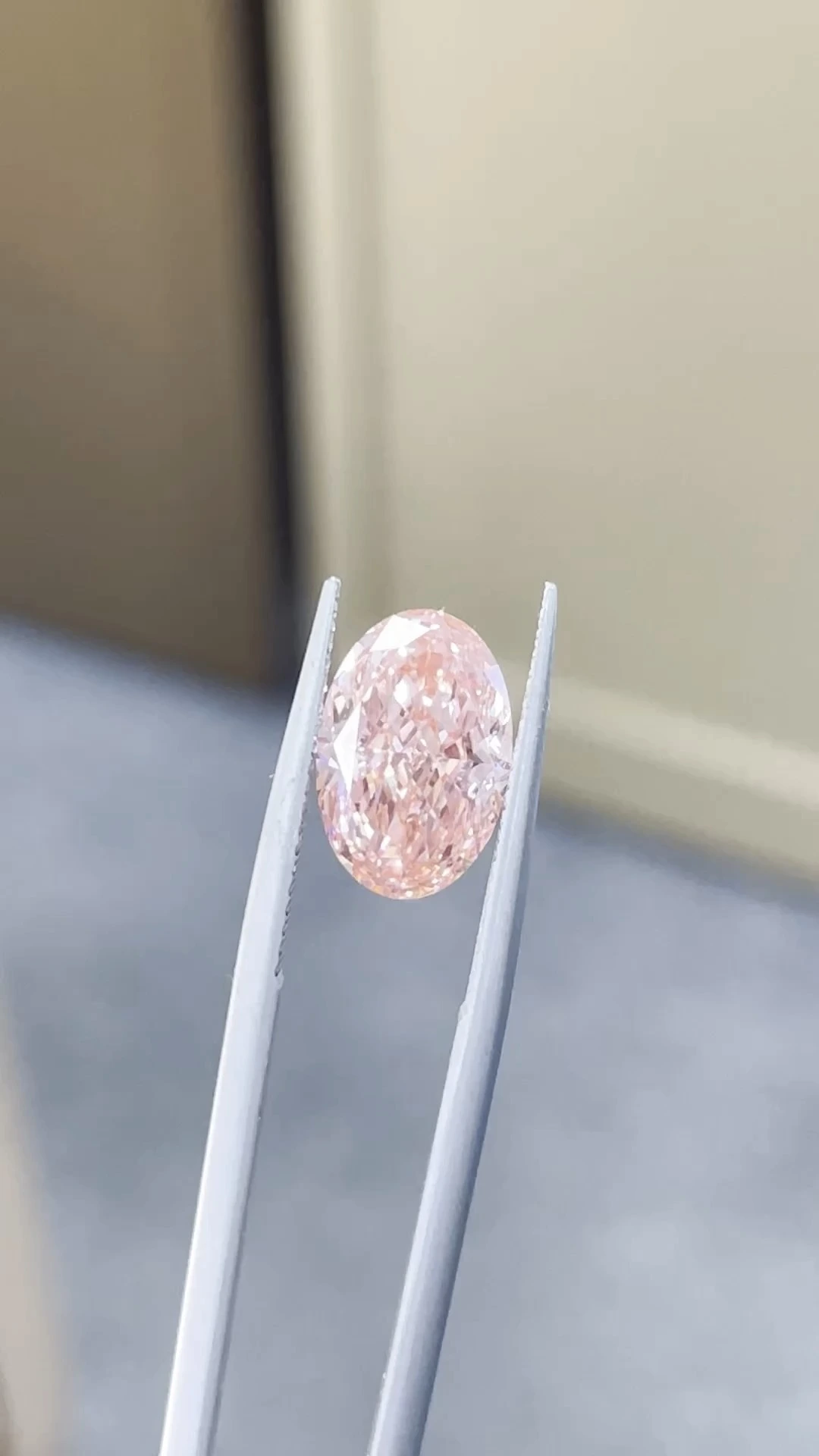 Fancy Intense Pink Oval-Cut VS1 Clarity Lab-Grown Diamond 3.89ct IGI:769606554 1