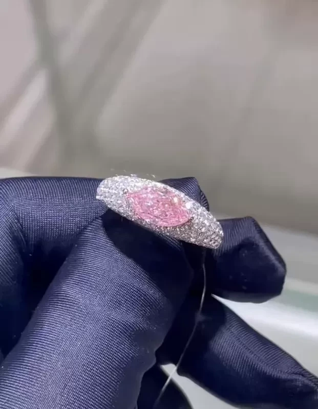 خاتم ماركيز لاب جراون ماسي من الذهب الأبيض عيار 18 قيراطًا مرصع بالألماس ... ماركيز لاب جراون ماسي من الذهب الأبيض عيار 18 قيراطًا مرصع بالألماس من ماركيز لاب جراون 1