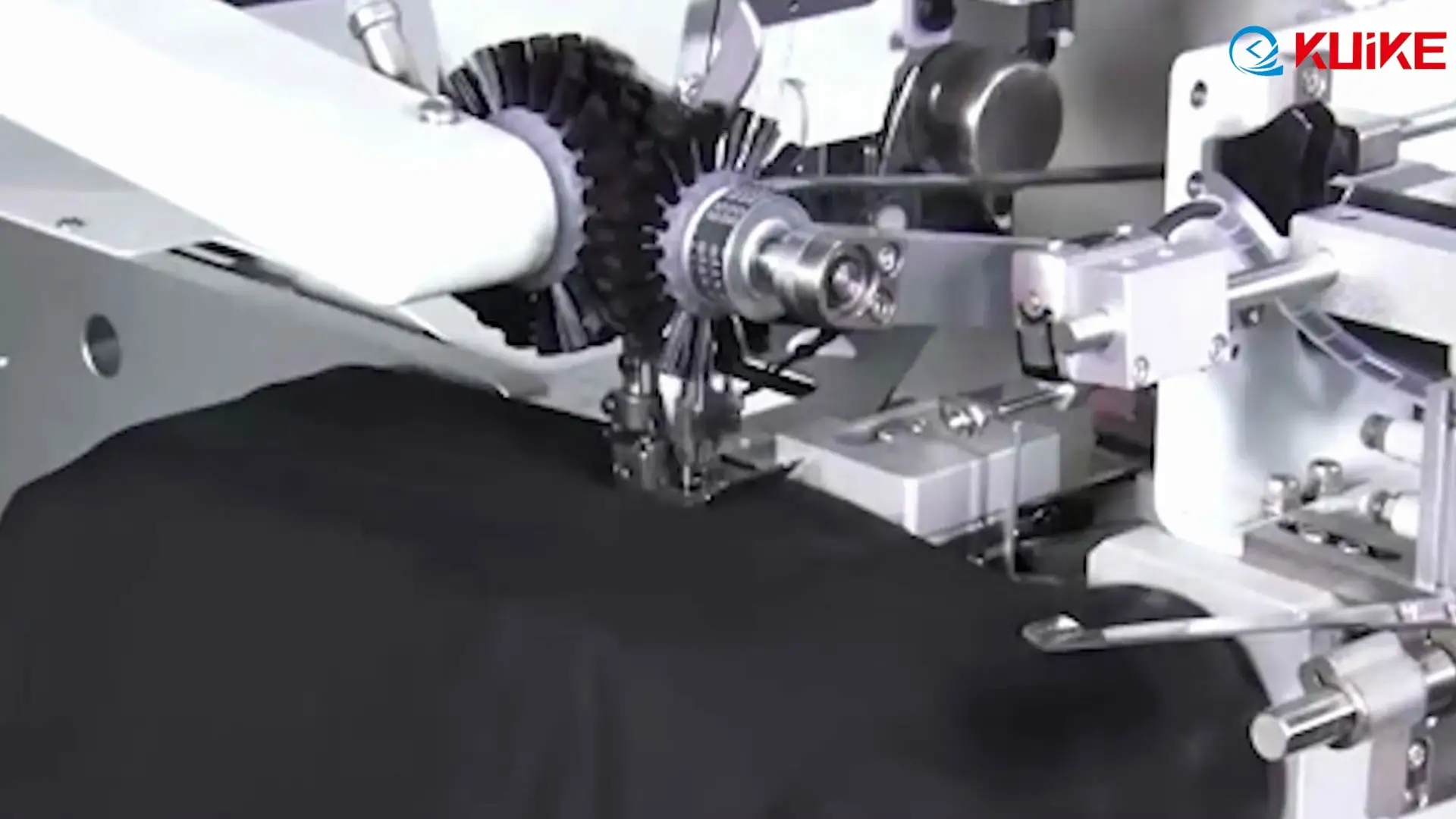 Automatic Waistband Coverstitch Machine  Model   QK-346-6 1