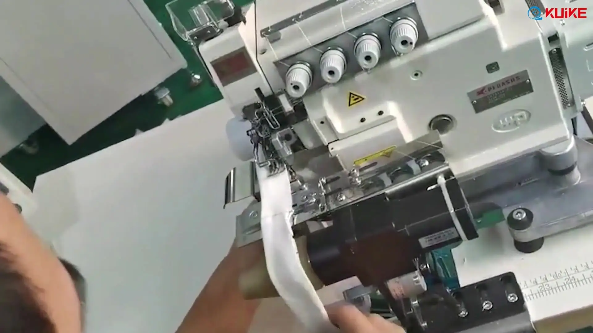 Автоматическая швейная машина для круглого воротника, модель QK-343-13 1