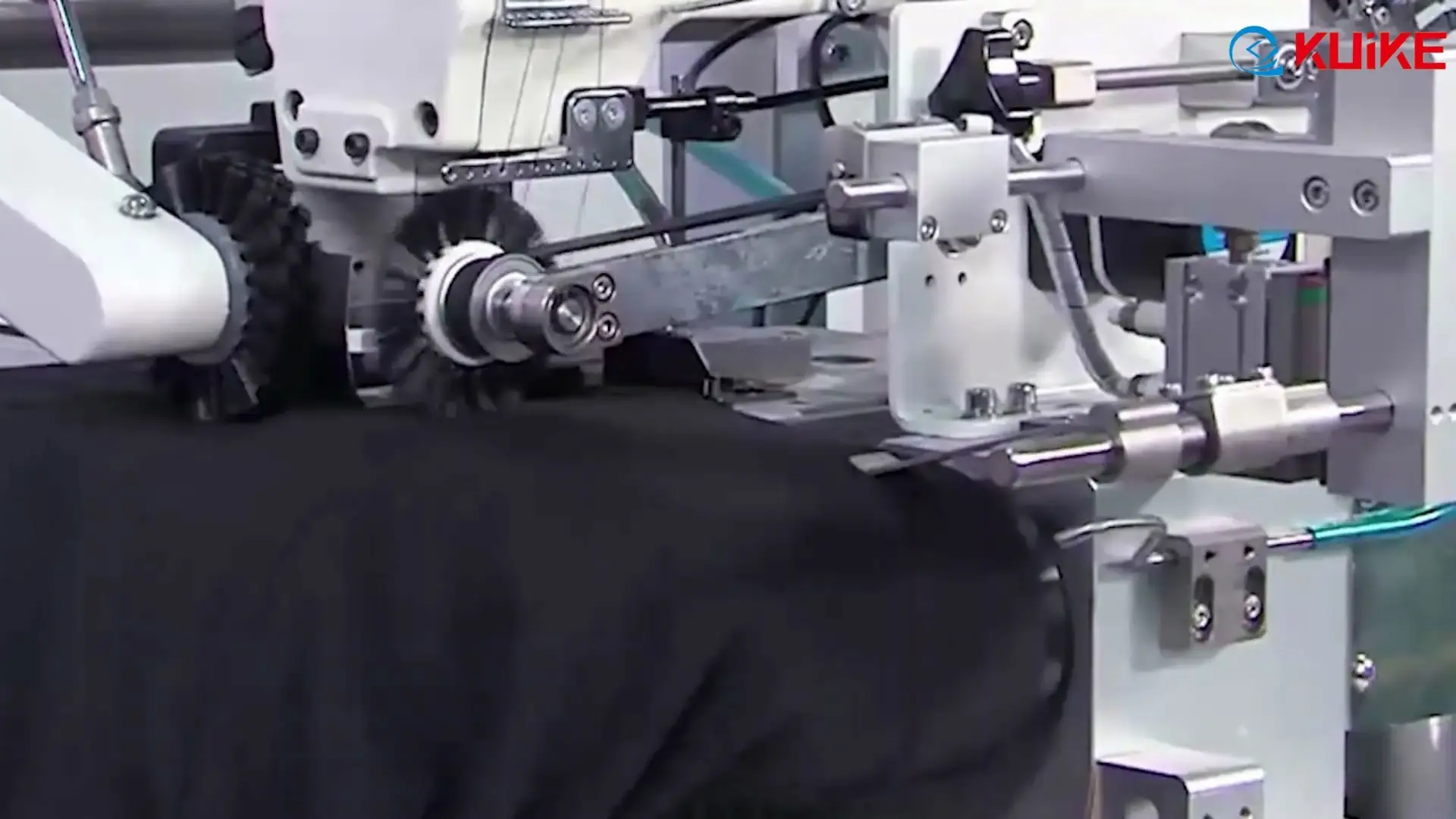 Automatic Multi-needle Elastic Waistband Station  Model   QK-349 1