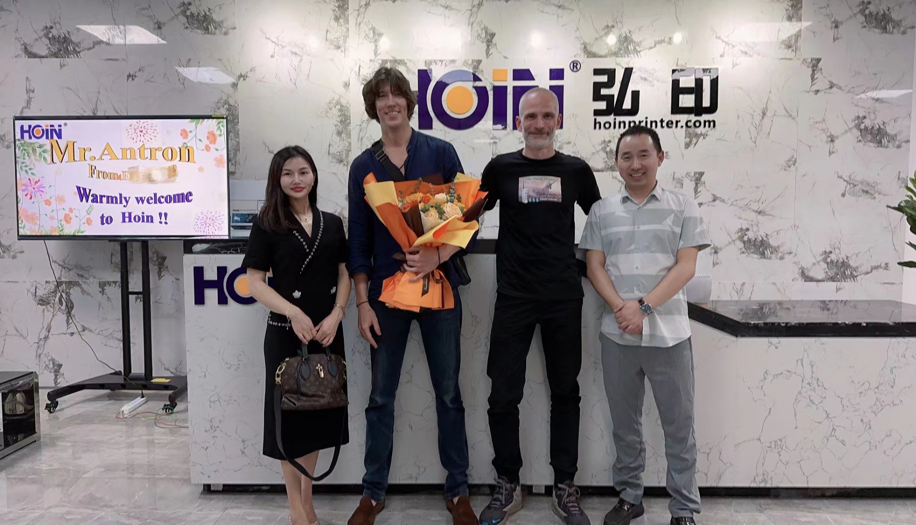 আমাদের HOIN ক্লায়েন্টের জন্য জন্মদিনের শুভেচ্ছা 1