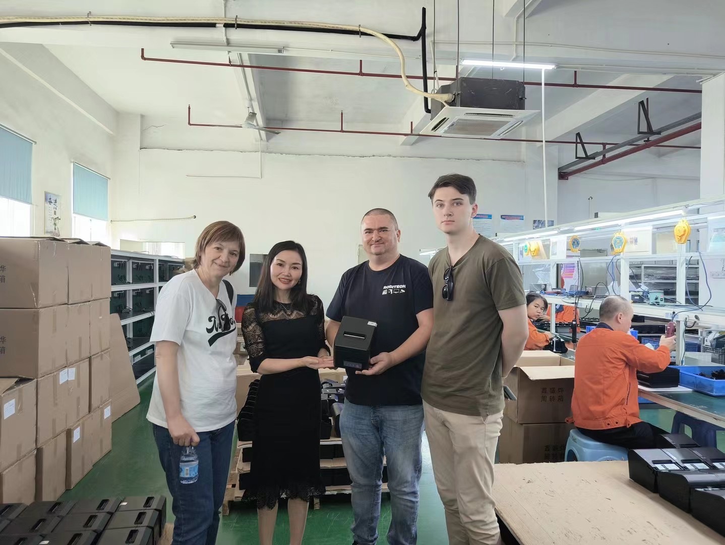 ৮০ মিমি থার্মাল প্রিন্টার সহযোগিতার পাইকারি বিষয়ে আলোচনা করতে হোইন কারখানায় আসা রবার্টের পরিবারের প্রতি আন্তরিক স্বাগত - HOIN 3