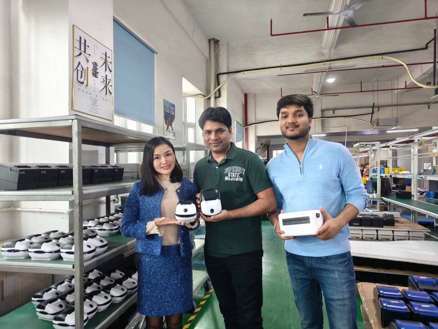 আমাদের থার্মাল প্রিন্টার পণ্যগুলি দেখার জন্য আমাদের নতুন গ্রাহকদের টাইগার এবং আবিলকে আন্তরিকভাবে স্বাগত জানাই | HOIN 3