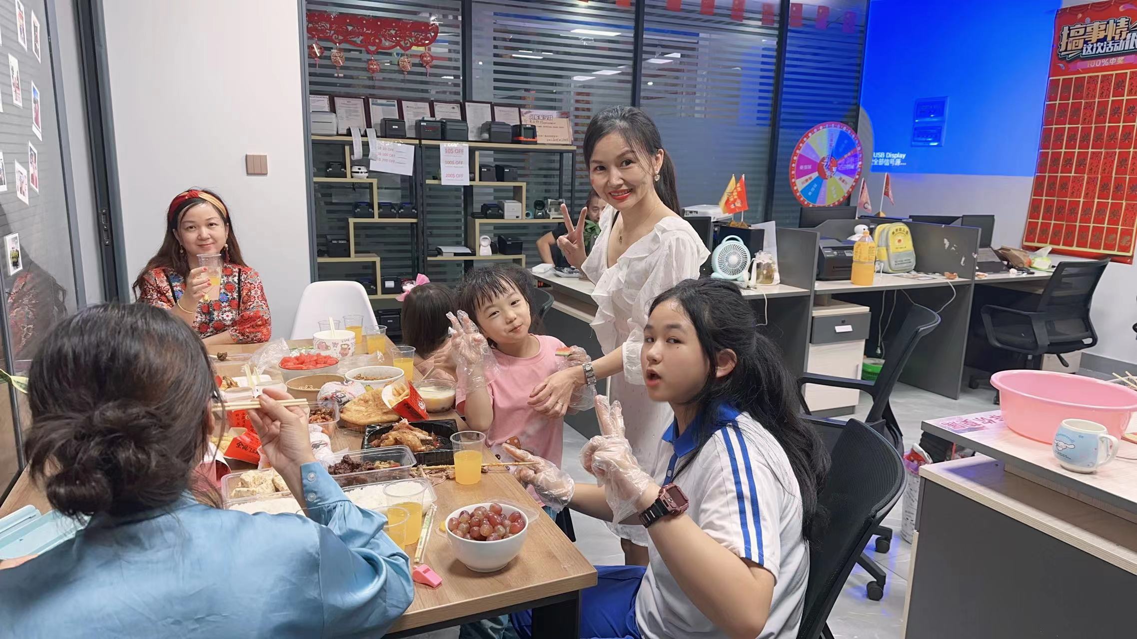 HOIN পরিবার ২০২৩ সালের সেপ্টেম্বরে সুপারের জন্য লড়াই করছে, সেপ্টেম্বরে পণ্যের বিশাল প্রচারণা | HOIN 8