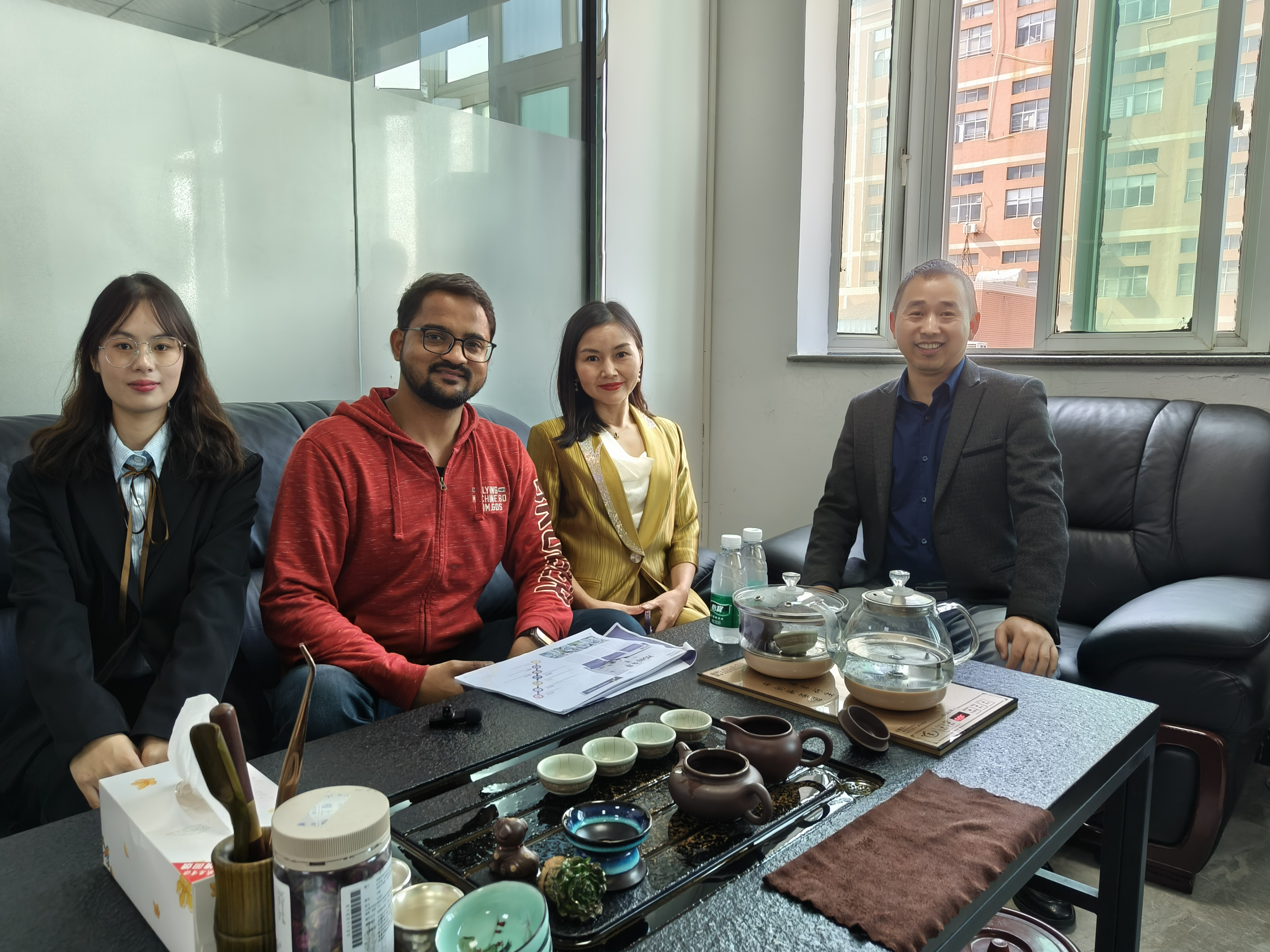 আমাদের নতুন গ্রাহকদের সঞ্জয়কে আমাদের থার্মাল প্রিন্টার পণ্যগুলি দেখার জন্য আন্তরিকভাবে স্বাগত জানাই | HOIN 2