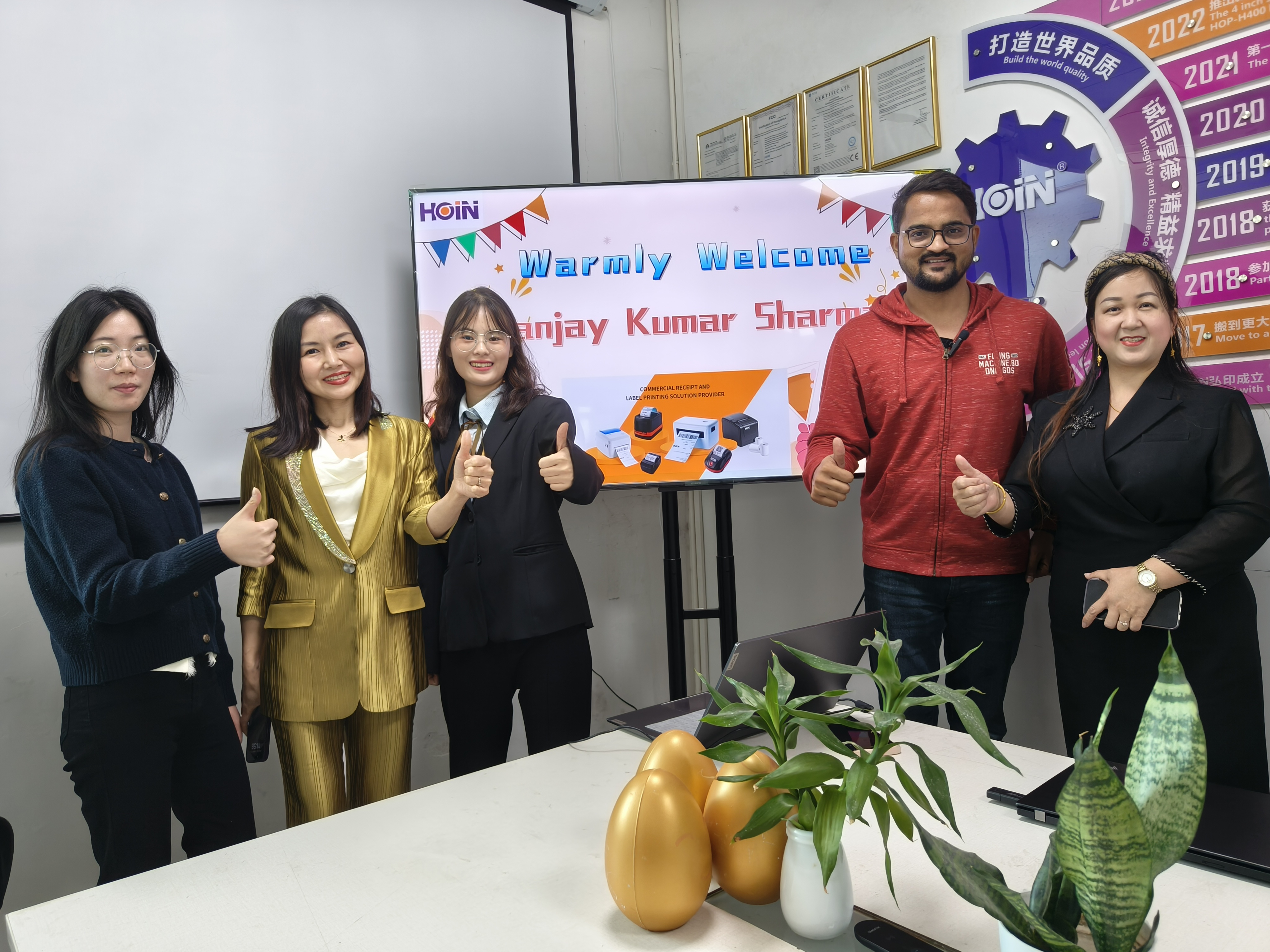 আমাদের নতুন গ্রাহকদের সঞ্জয়কে আমাদের থার্মাল প্রিন্টার পণ্যগুলি দেখার জন্য আন্তরিকভাবে স্বাগত জানাই | HOIN 1