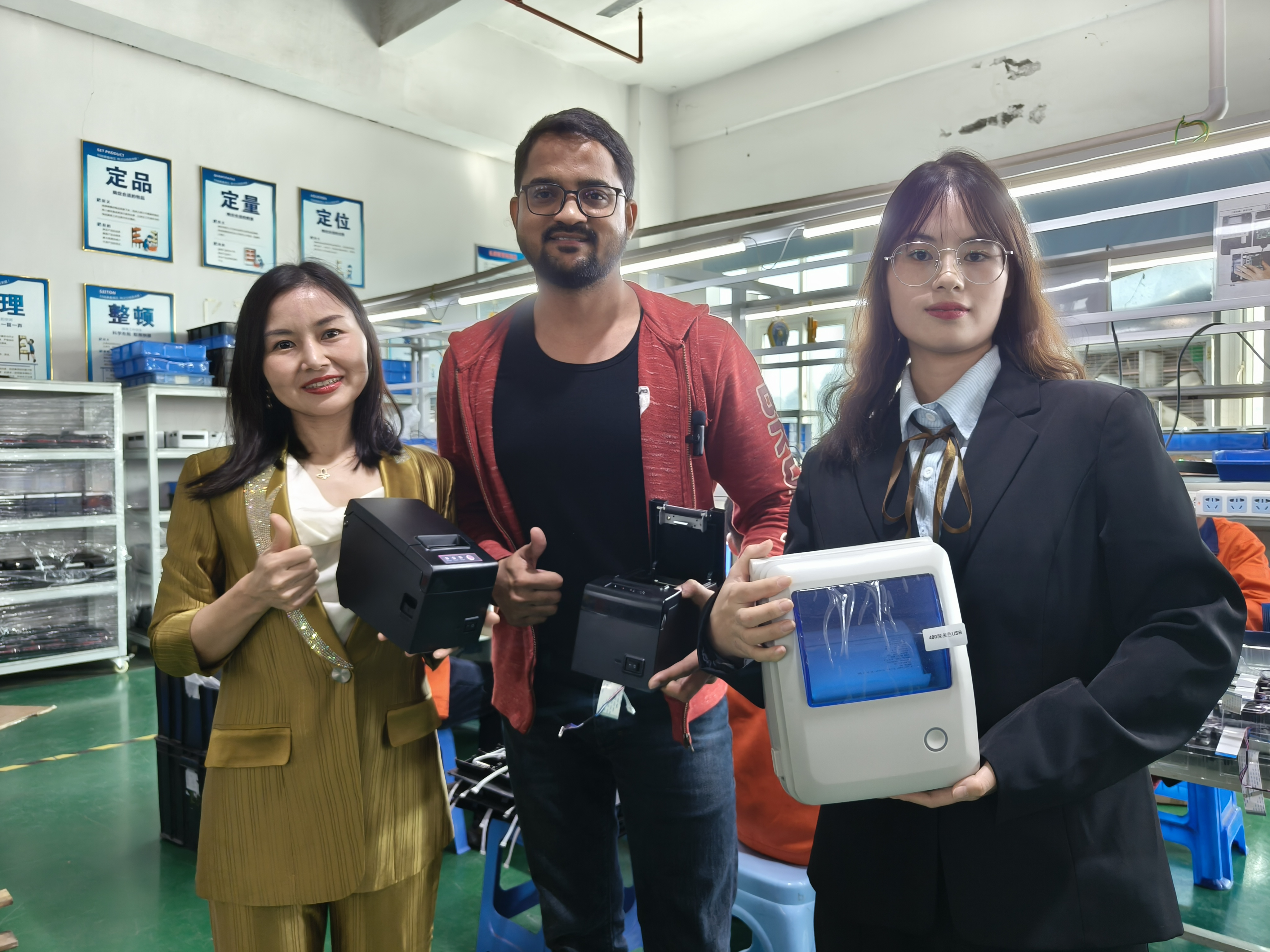 আমাদের নতুন গ্রাহকদের সঞ্জয়কে আমাদের থার্মাল প্রিন্টার পণ্যগুলি দেখার জন্য আন্তরিকভাবে স্বাগত জানাই | HOIN 3