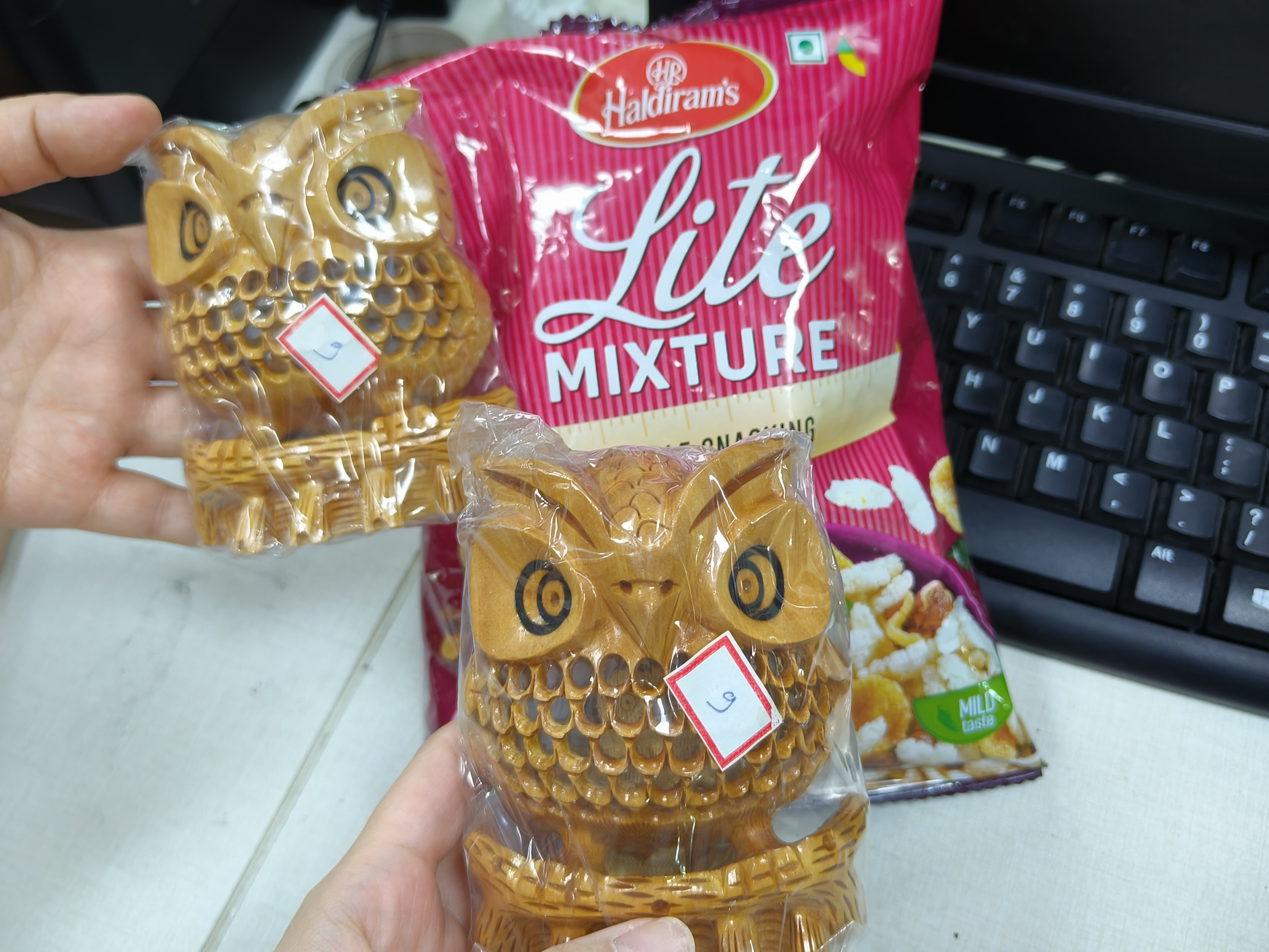 আমাদের নতুন গ্রাহকদের সঞ্জয়কে আমাদের থার্মাল প্রিন্টার পণ্যগুলি দেখার জন্য আন্তরিকভাবে স্বাগত জানাই | HOIN 4