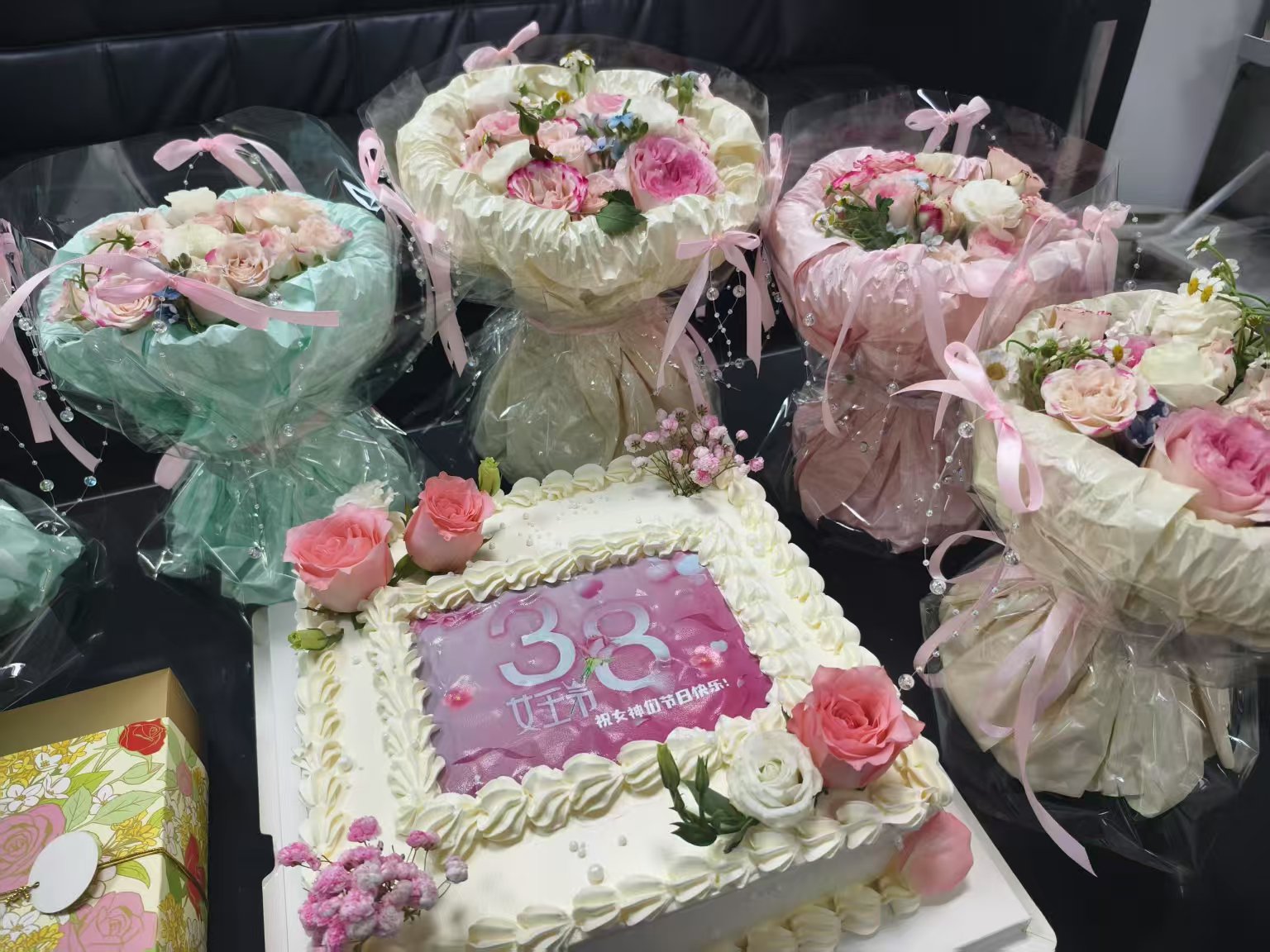 হোইন ইলেকট্রনিক্স আন্তর্জাতিক নারী দিবস উদযাপন করেছে 1