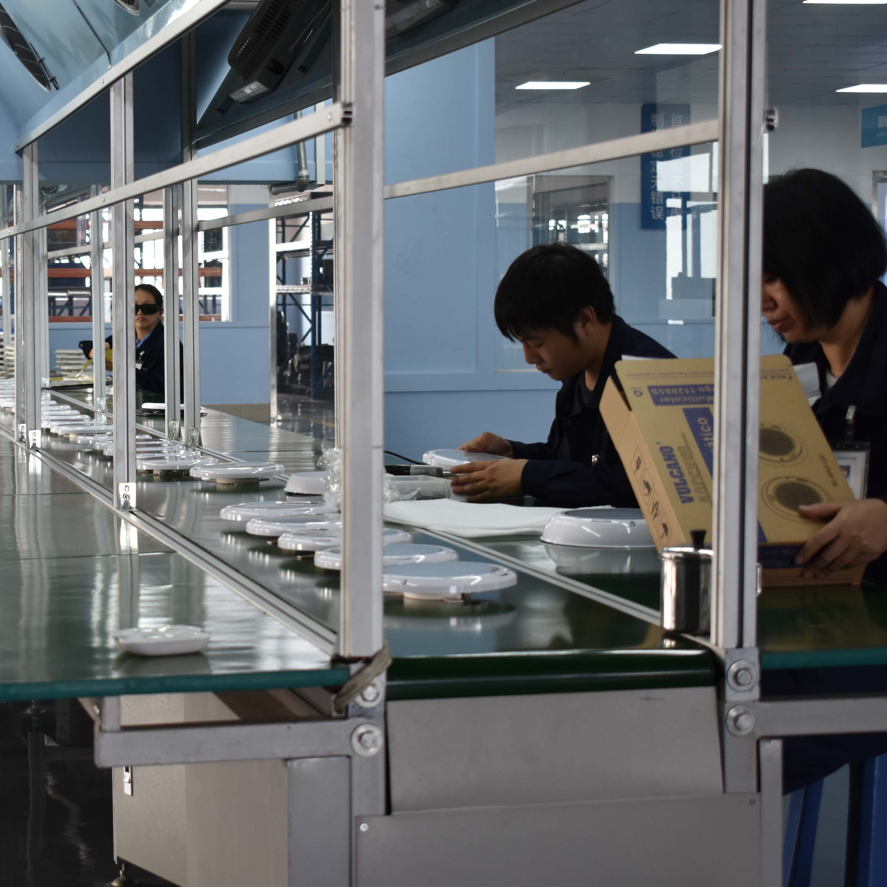 Poolking | Nya LED-lampor runt leverantörer av ovanmarkspooler 16