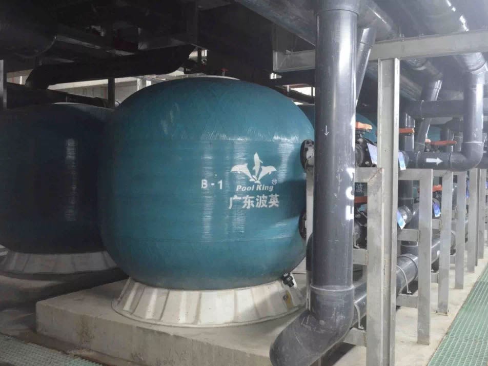 مرشحات الرمل التجارية من Poolking في أتلانتس سانيا 4