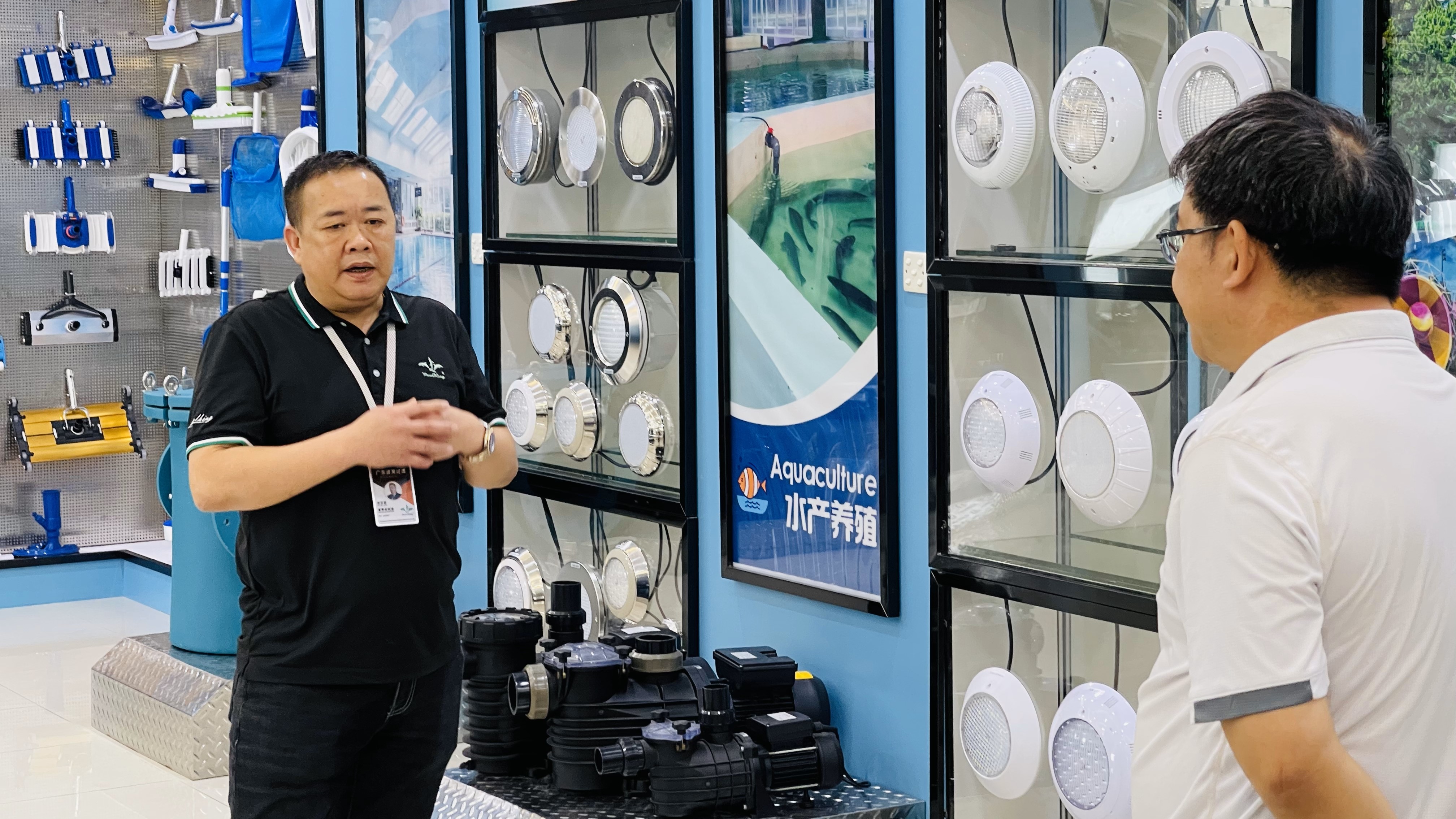 Foireann cigireachta rialtais ag tabhairt treoracha do fhorbairt Poolking amach anseo 2