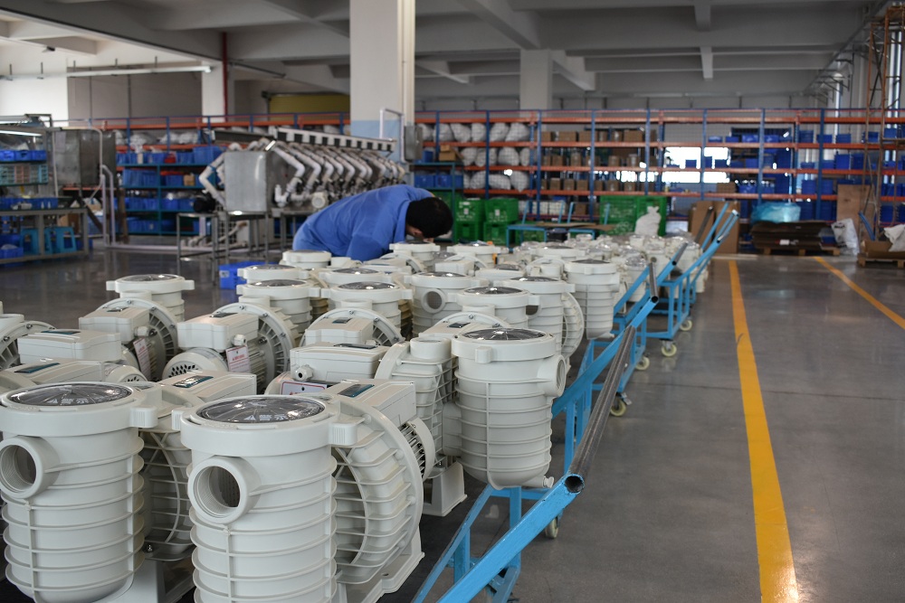 Bạn có chạy máy bơm hồ bơi khi bơi không? 1