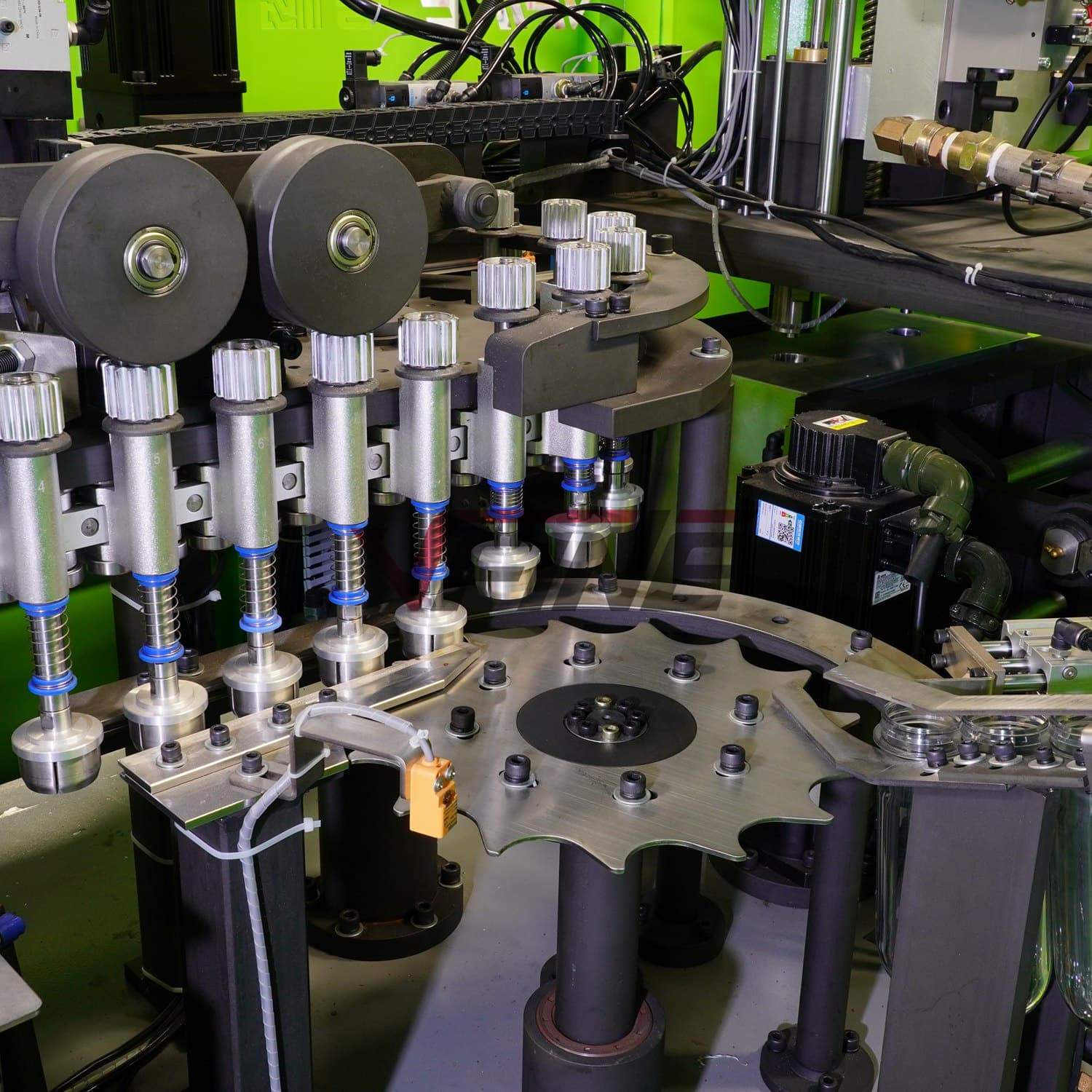 20L Big Size Bottle Blow Molding Machine 4