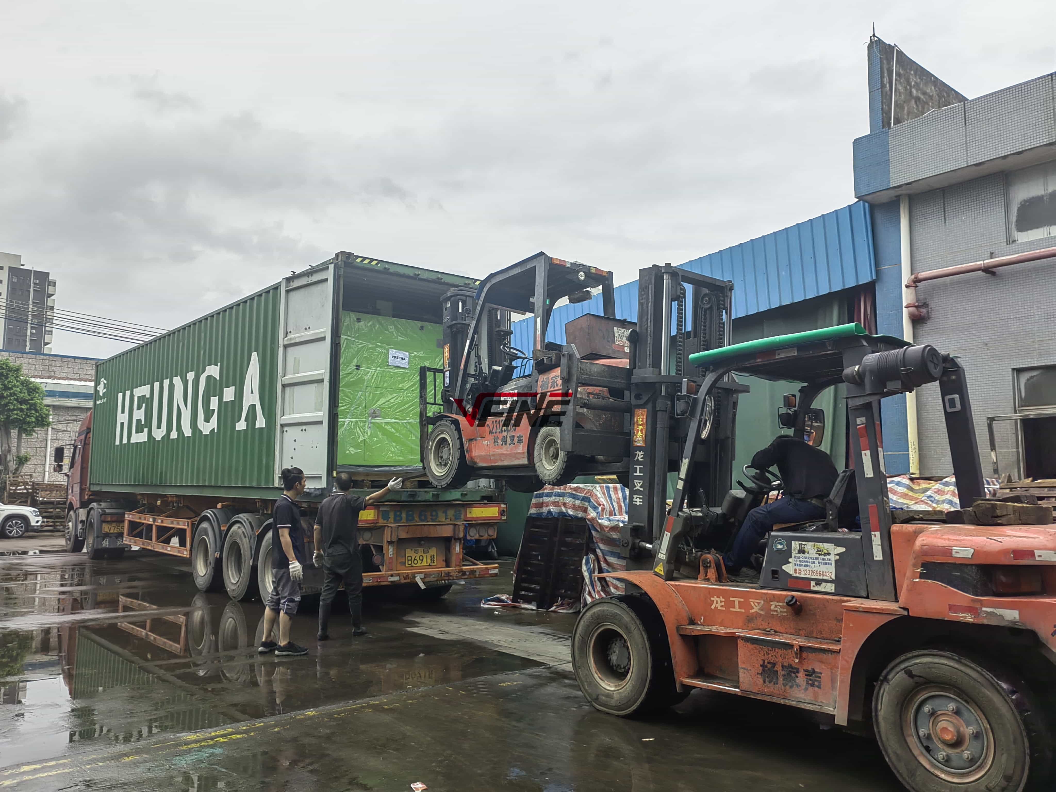 4cavity blow molding machine 10