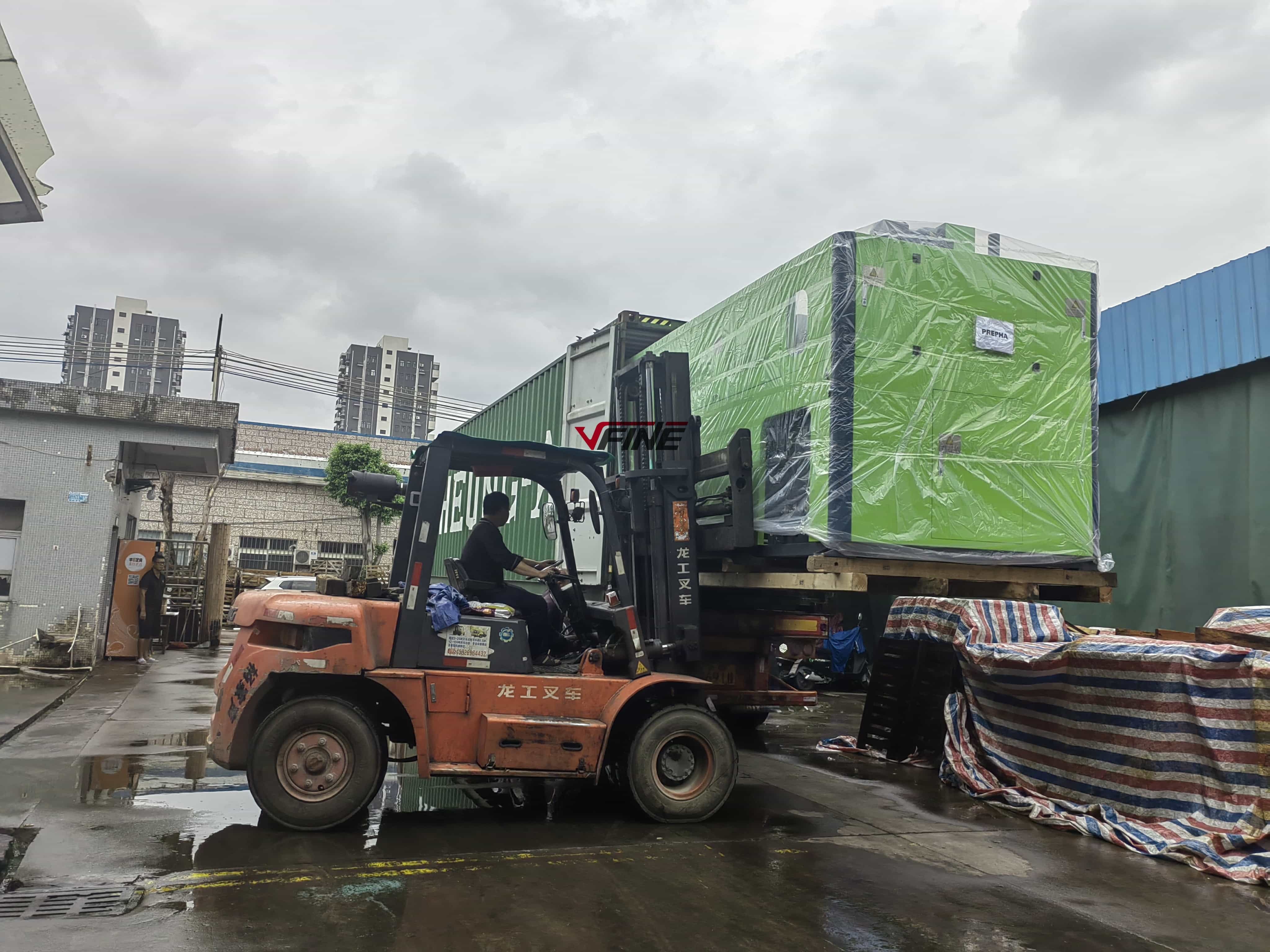 4cavity blow molding machine 13