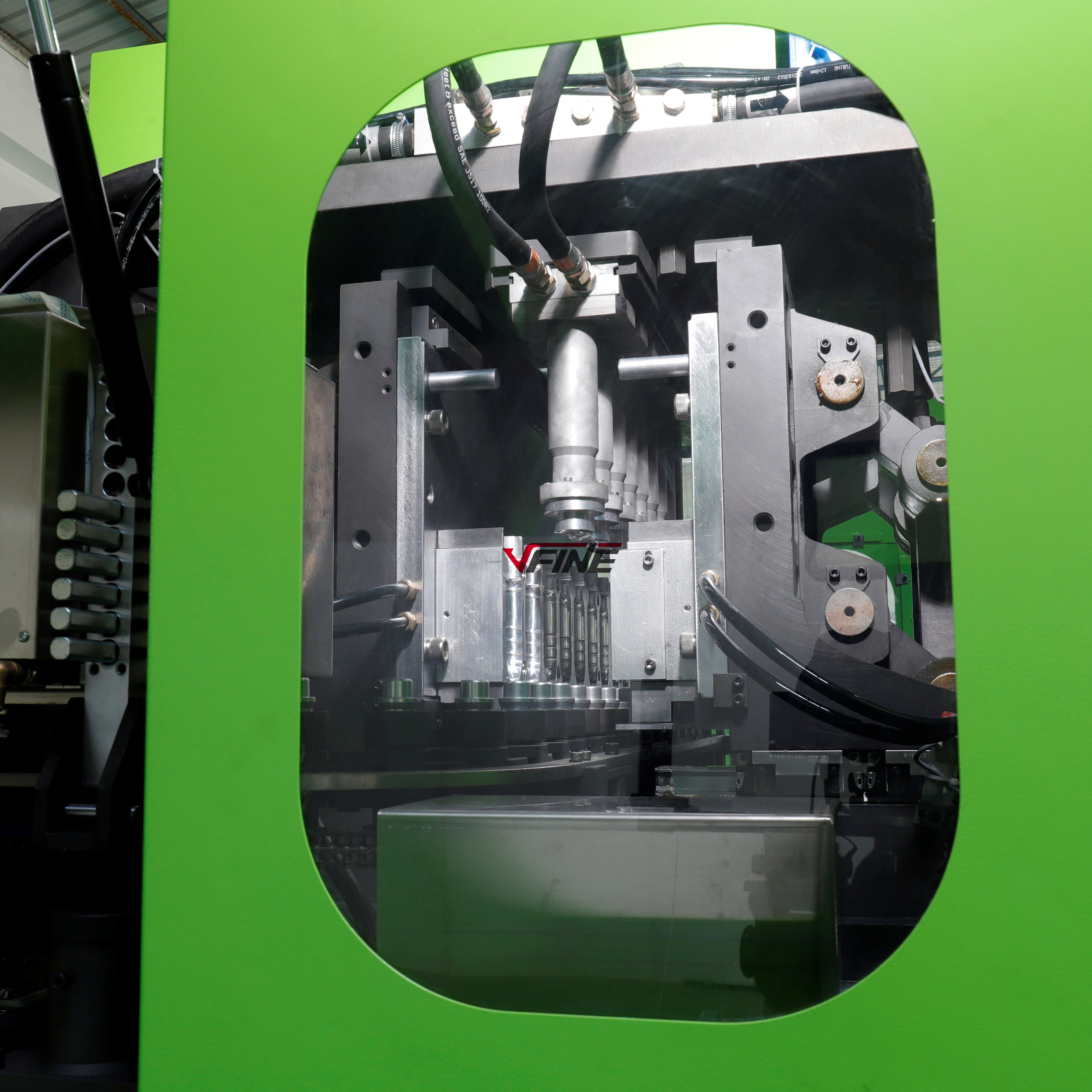 High Quality VFINE 6cavity blowing machine introduction Wholesale - Zhongshan Vfine Machinery Co., Ltd 8