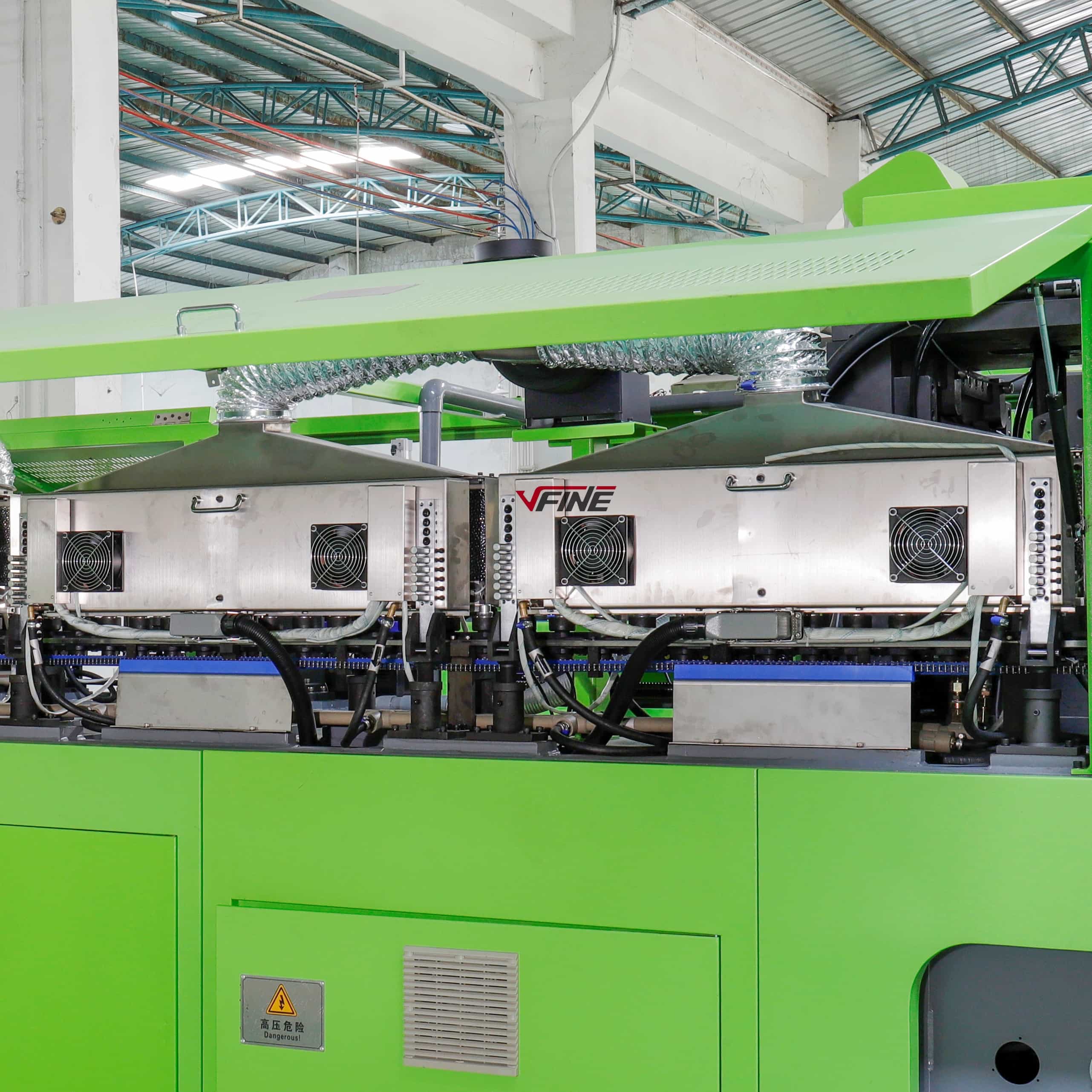 4cavity blow molding machine 5