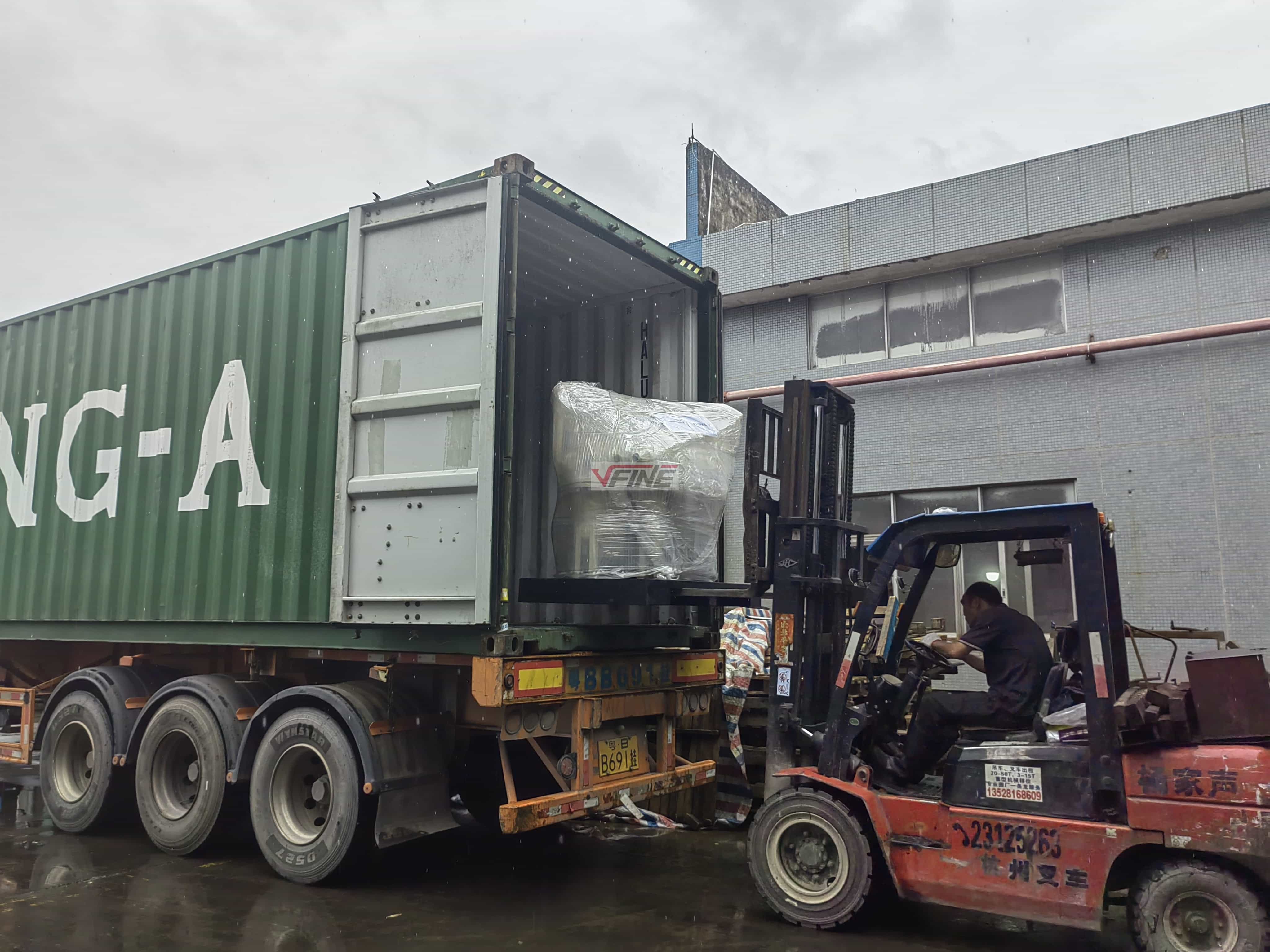 4cavity blow molding machine 11