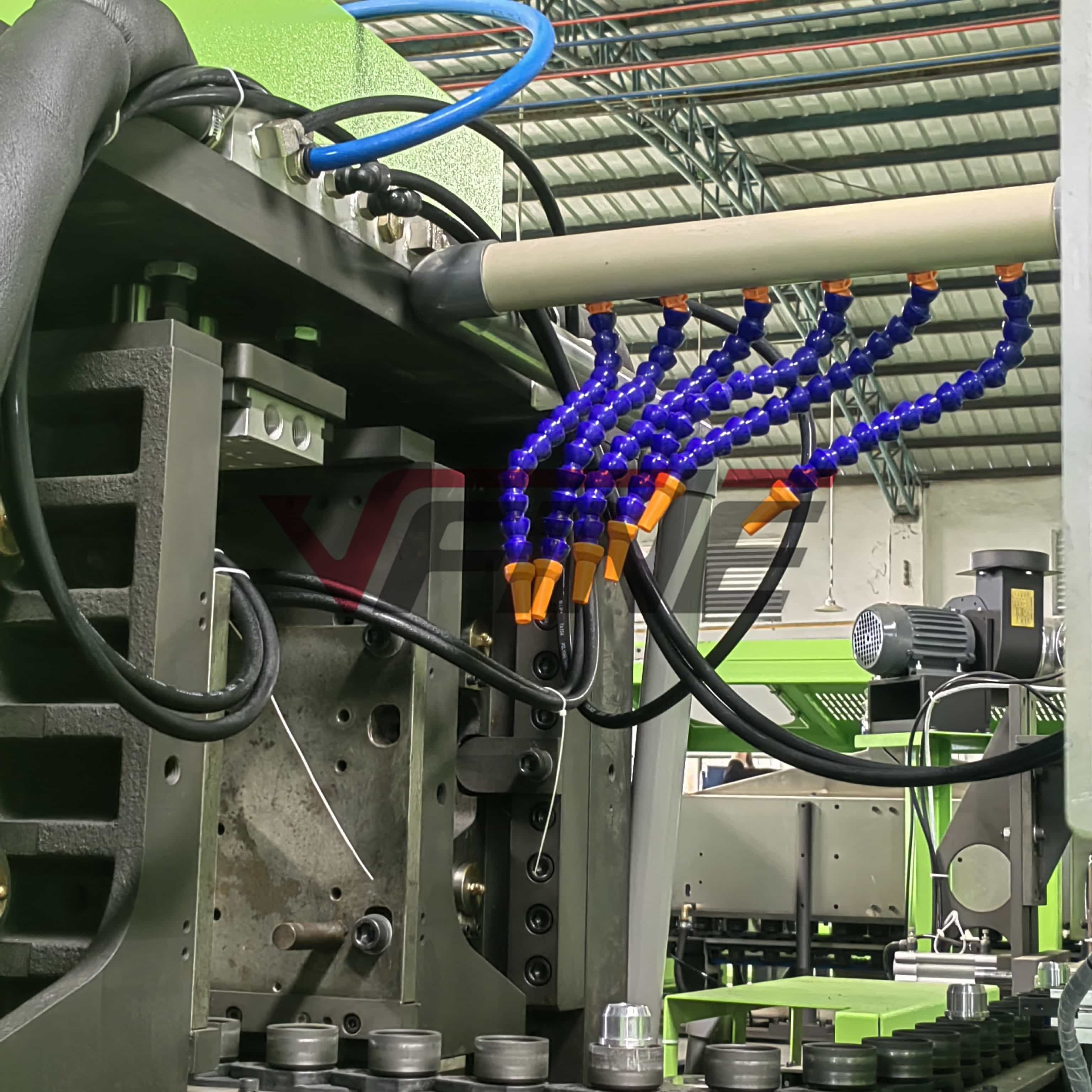 9cavity blow molding machine 11