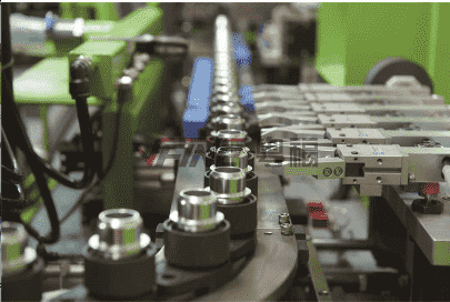 9cavity blow molding machine 6