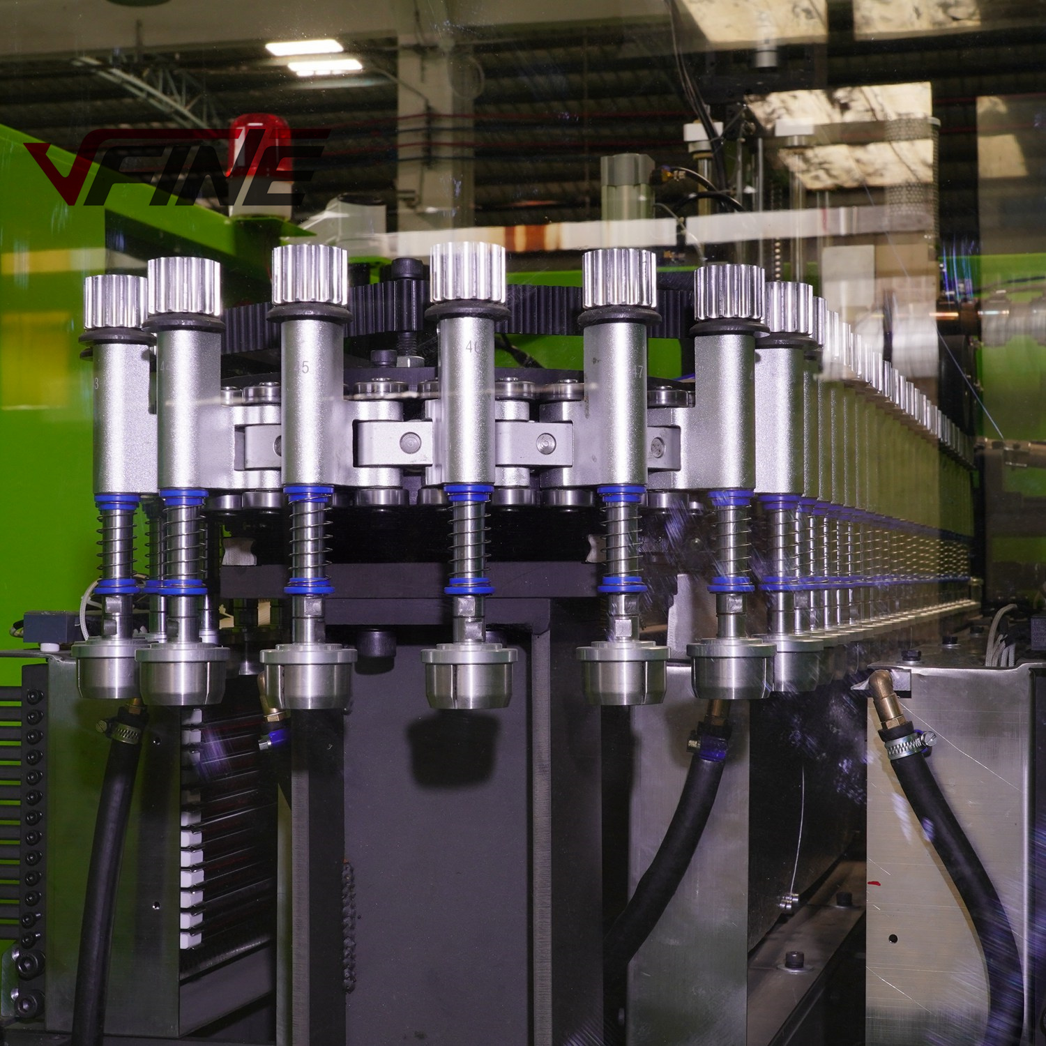 Máquina de fabricação de garrafas de alta velocidade com 3 cavidades para garrafas de 3L a 10L 5