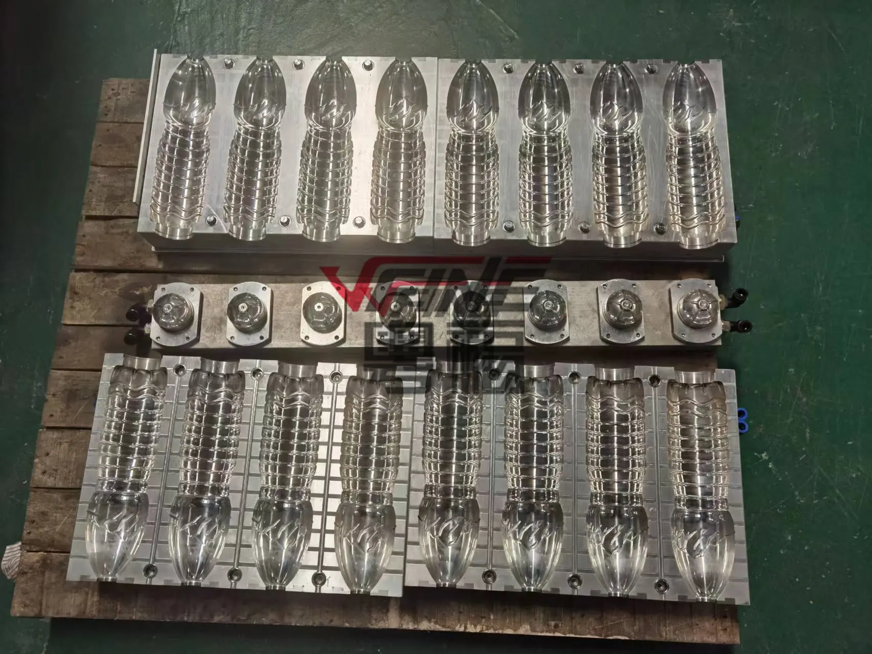 High-Speed Fully Automatic Bottle Blow Molding Machine 6