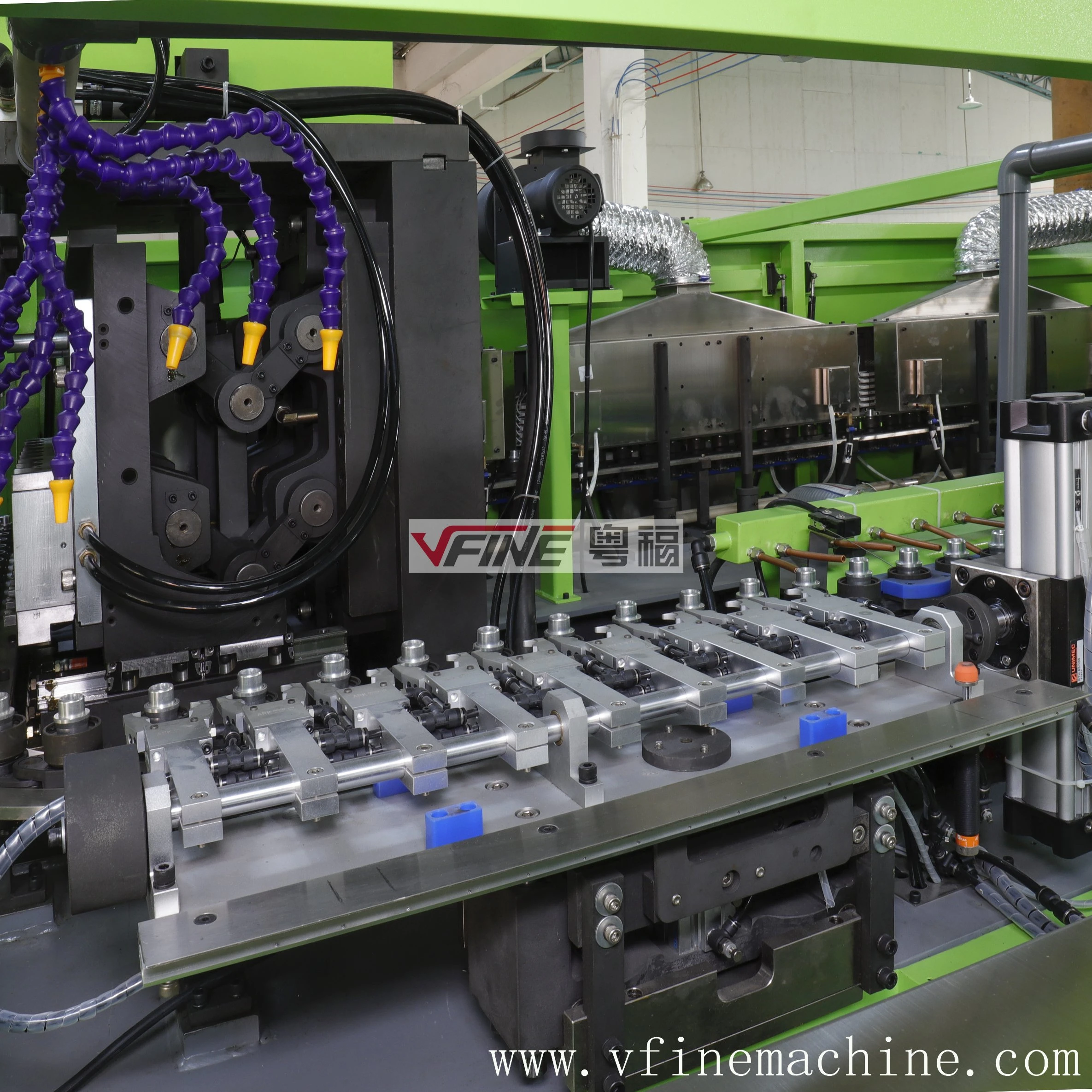 VFINE - Máquina de soplado y estiramiento para botellas PET de 4 cavidades con llenado en caliente totalmente automática. 4