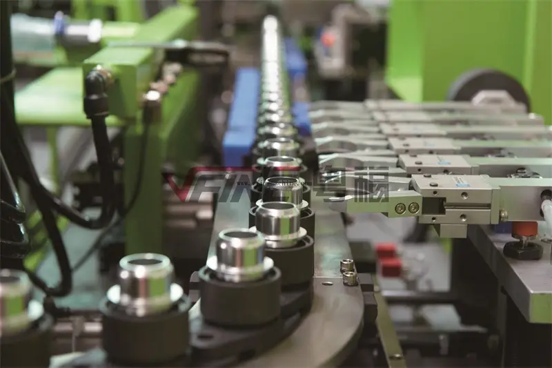 4 Cavity Fully Automatic Pet Bottle Blowing Machine 6