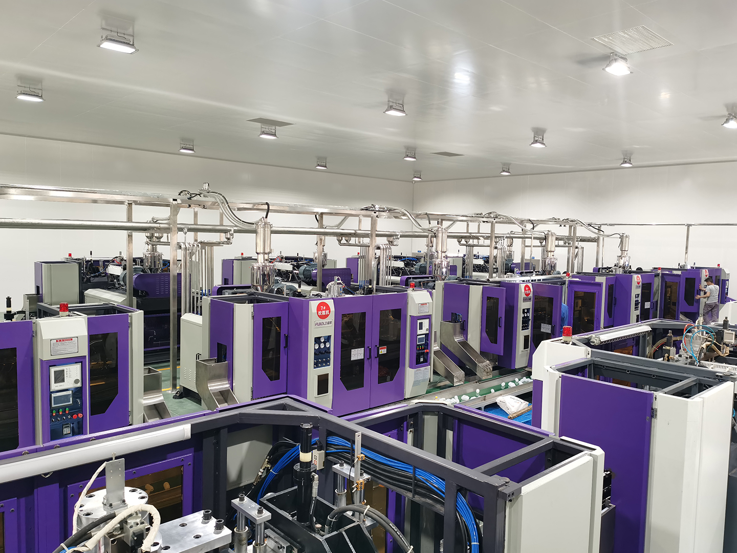 Blow Molding Machine Case Display 2