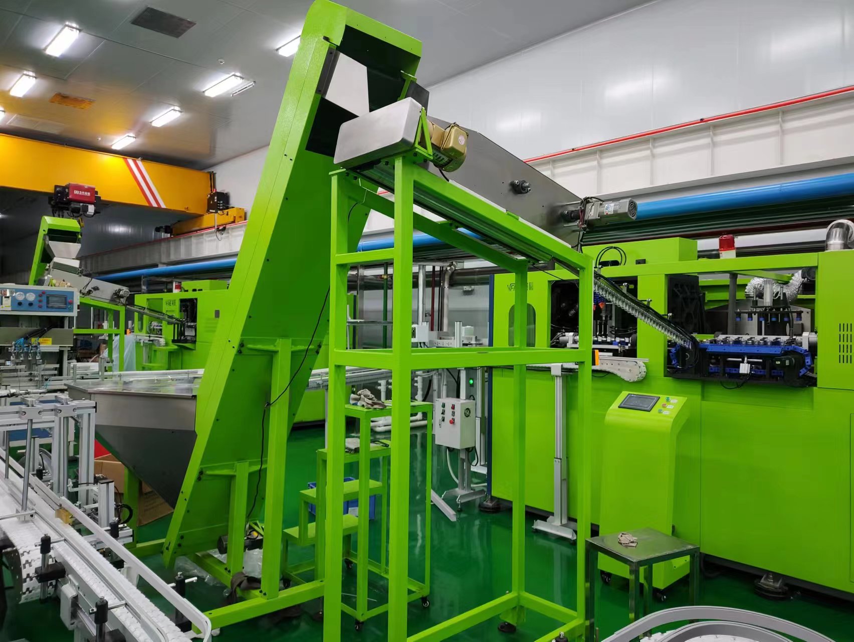 Customized Case of PET Blow Molding Machine 2