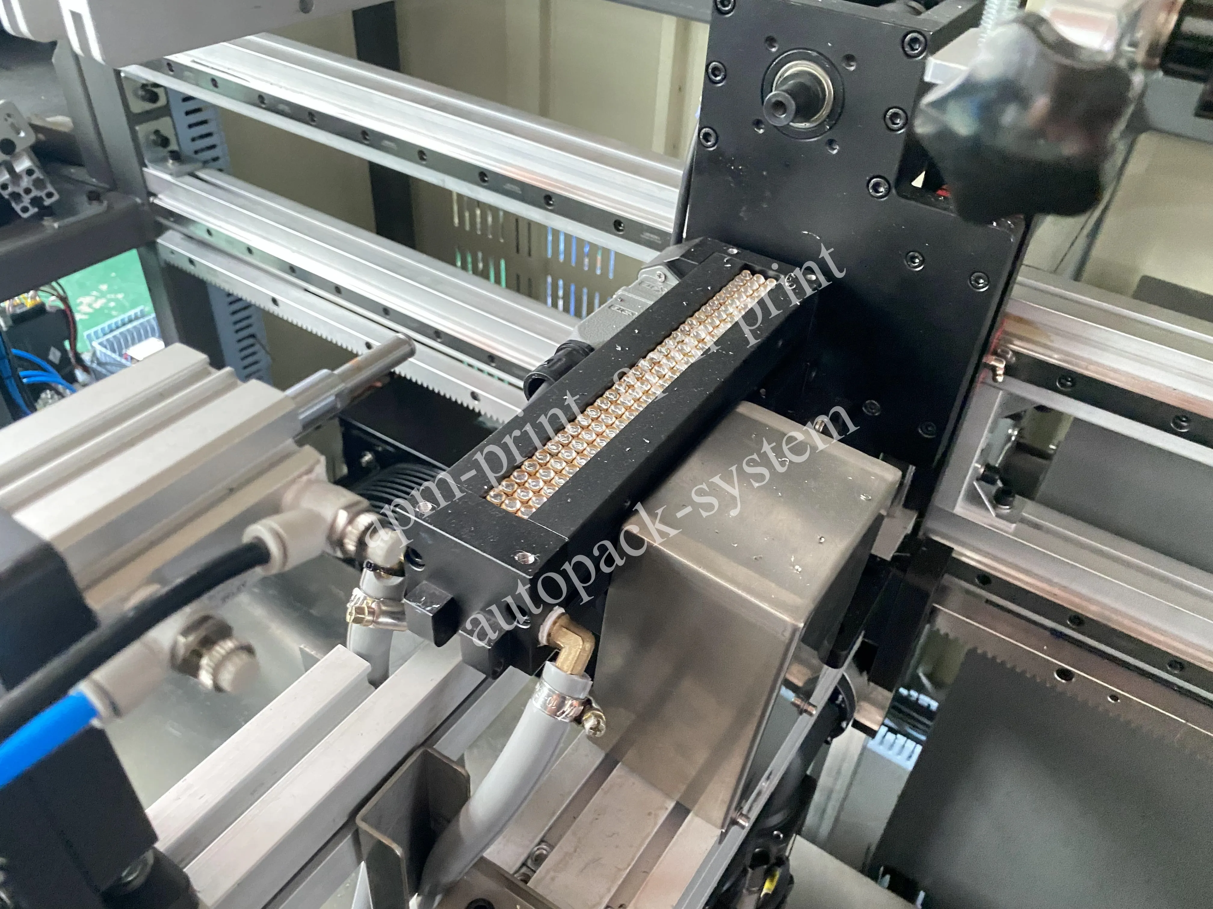 Custom automatic hot foil stamping machine for business Manufacturer | APM PRINT 6