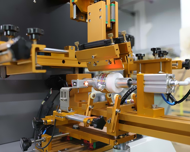 APM PRINT - Nauja pusiau automatinė šilkografijos mašina plastikiniams kosmetikos buteliams Pusiau automatinis šilkografijos spausdintuvas 8