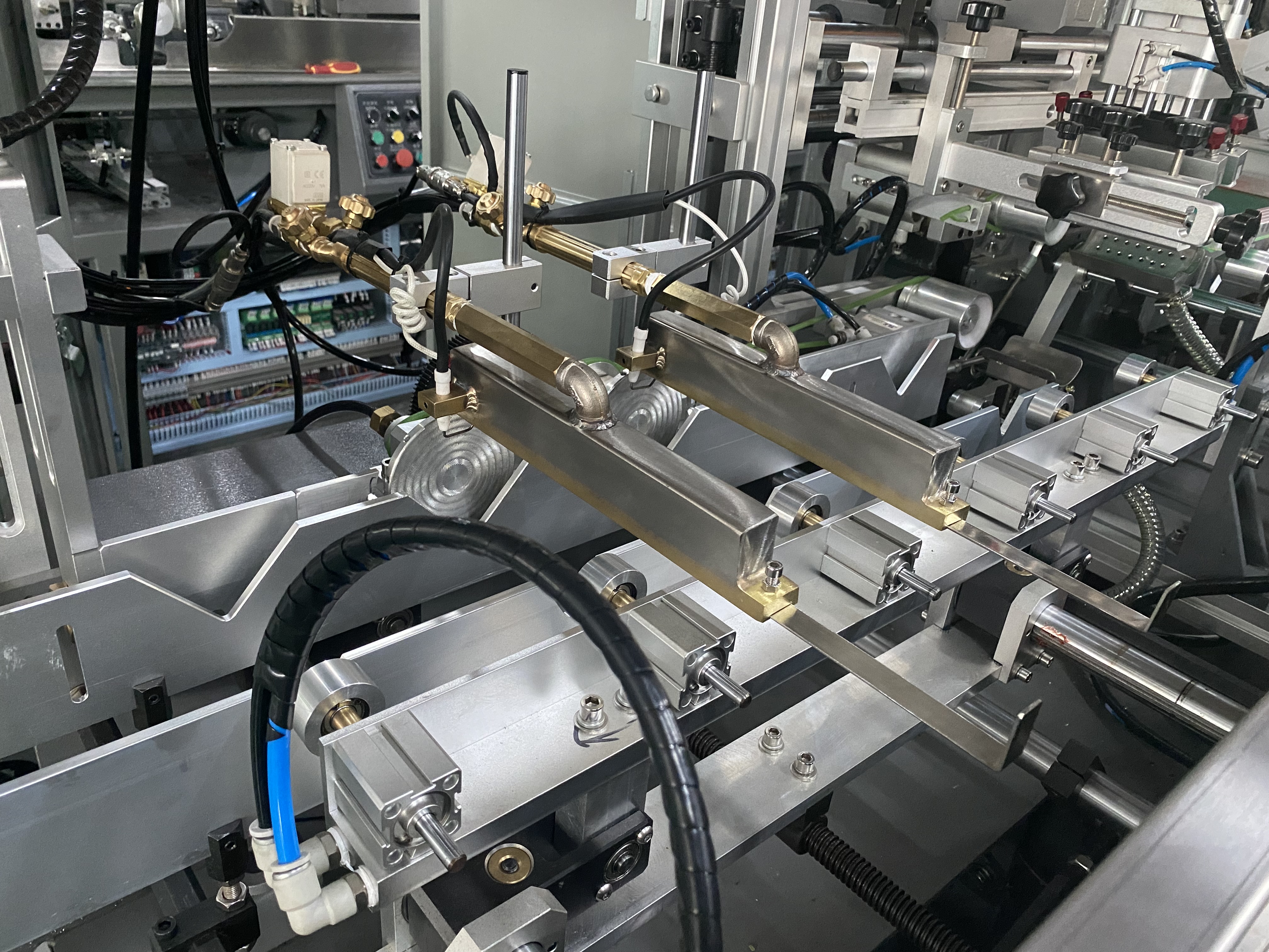 APM PRINT-S102 Automatyske skermprintmasine foar meardere kleuren foar it printsjen fan plestik bekers en flessen 8