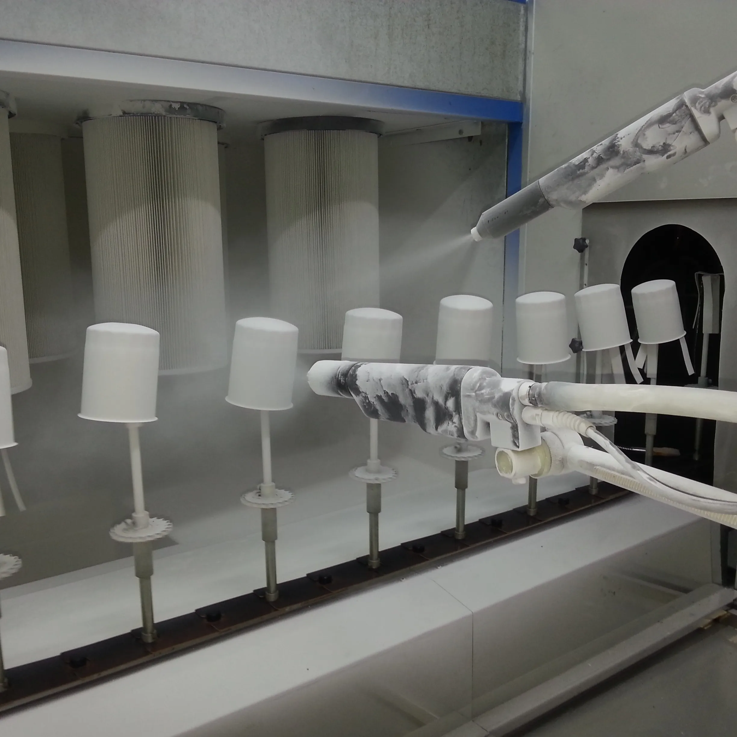 Automatic Paint Spray Machine With Baking Oven For Plastic Parts 1