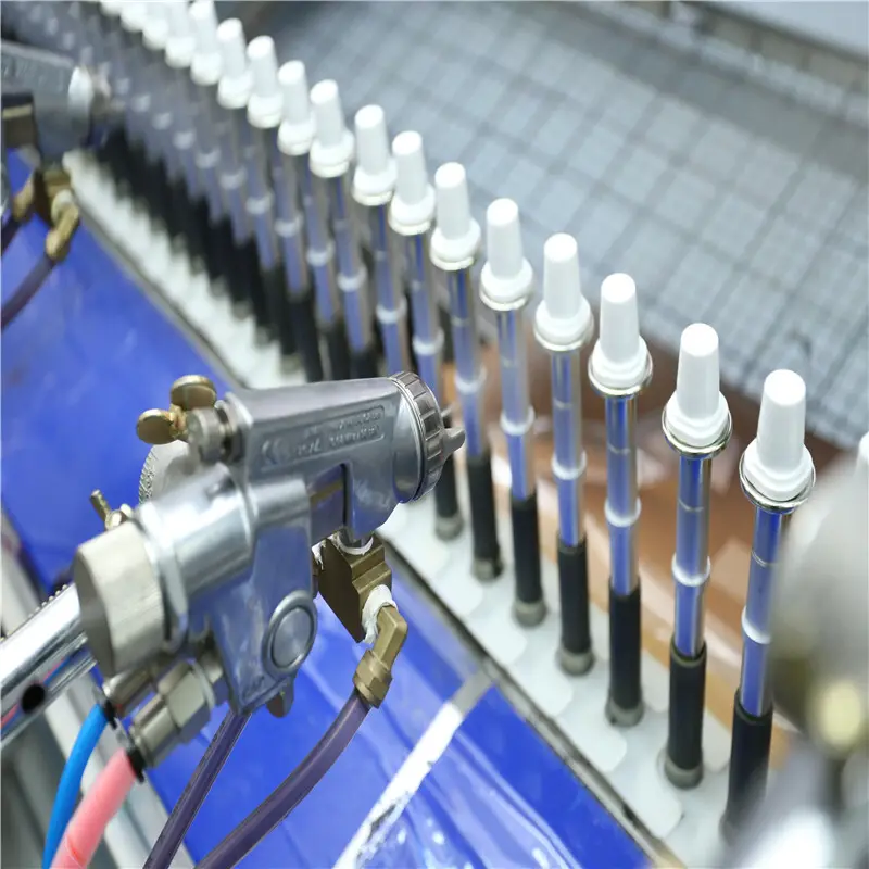 Màquina de polvorització de pintura en color elèctrica automàtica per a peces de plàstic 1