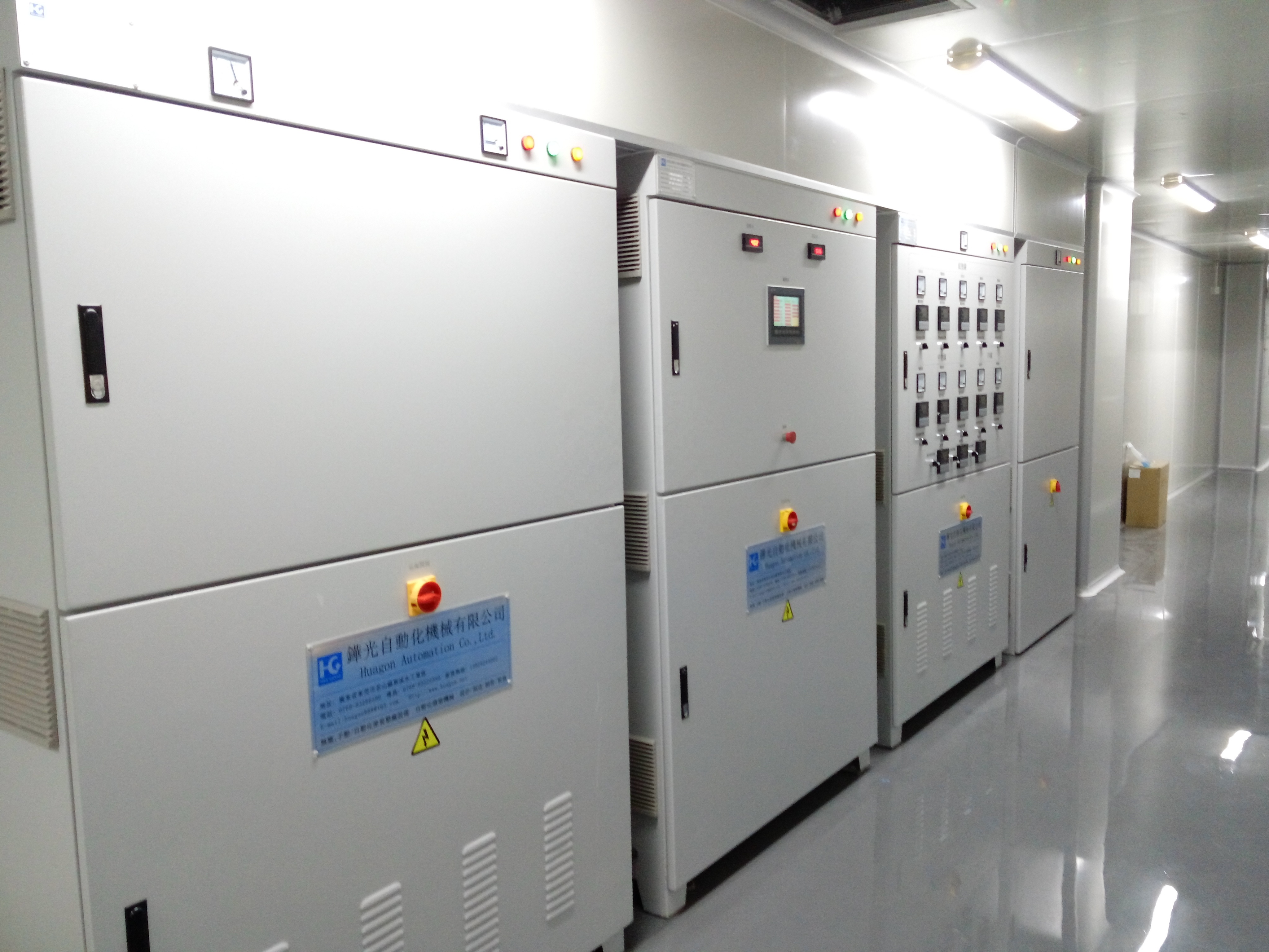 Xeta Hilberîna Sprayê ya Boyaxa UV ya Otomatîk ji bo Kozmetîkan Hem Şûşeyên Plastîk û Hem jî yên Qedeh bi Zuhakirina Ir û Veguhestina Rotary 9