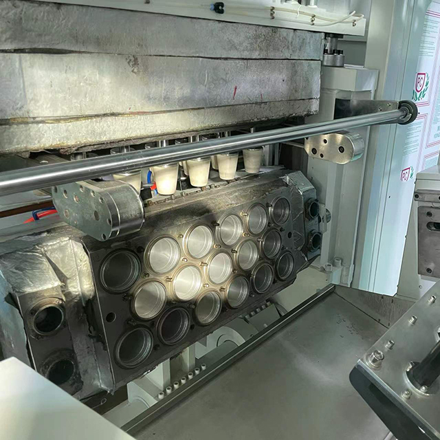 „Towin“ maistinių vienkartinių puodelių dubenėlių plastikinių gaminių konteinerių termoformavimo mašina