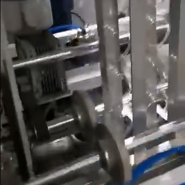 „Shantou Towin“ automatinis termoformavimo aparatas plastikinių jogurto ledų puodelių gamybos mašinai su horizontaliu perforavimu linijoje